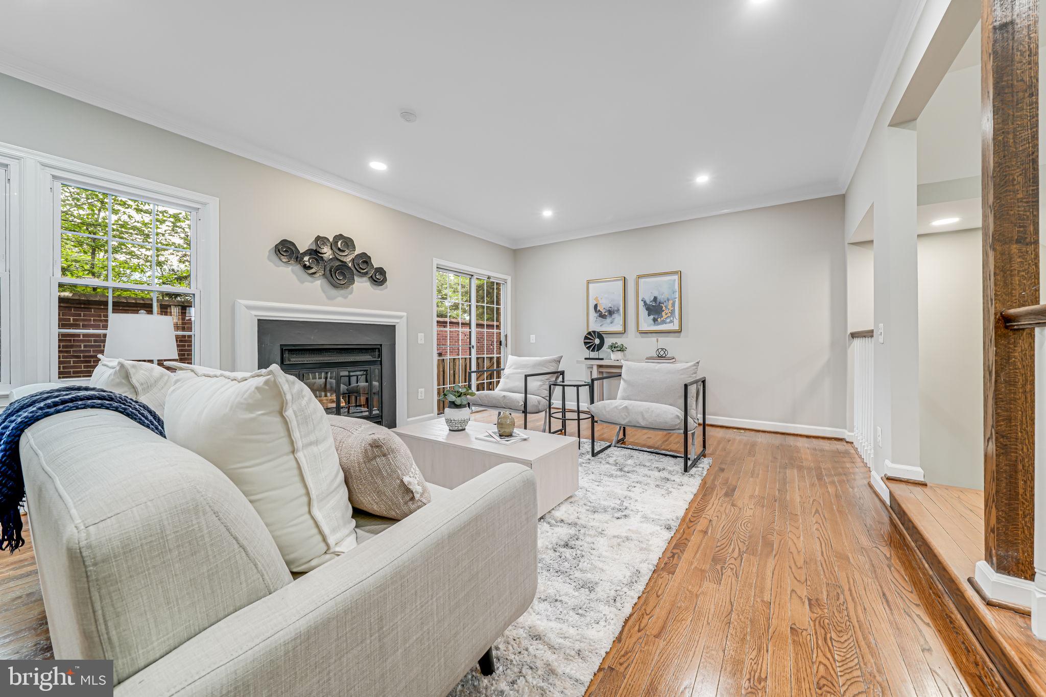 SKYLINE VILLAGE - Residential