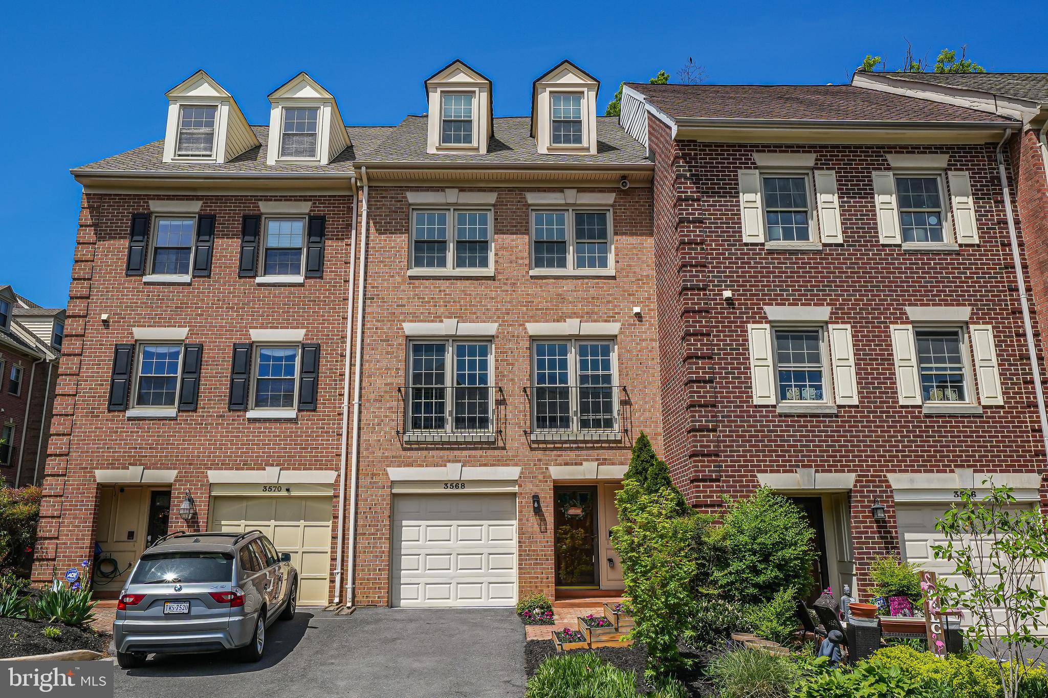 SKYLINE VILLAGE - Residential