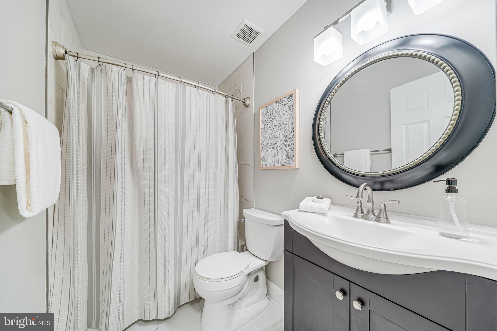 SKYLINE VILLAGE - Residential