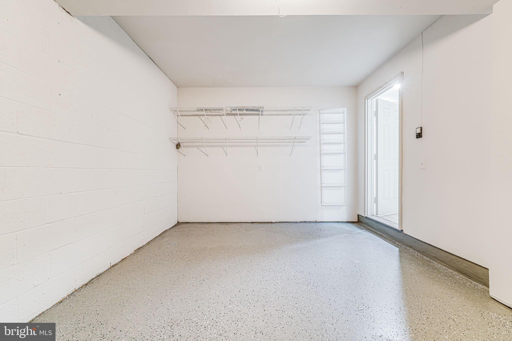 SKYLINE VILLAGE - Residential