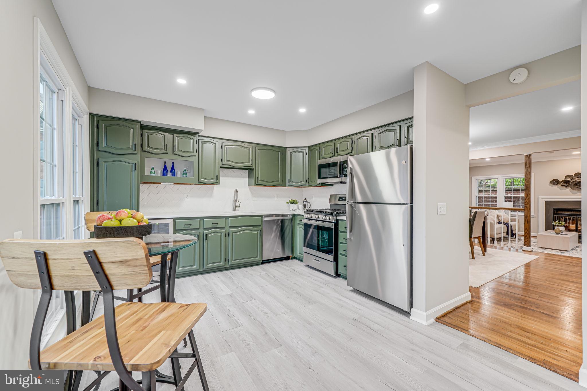 SKYLINE VILLAGE - Residential