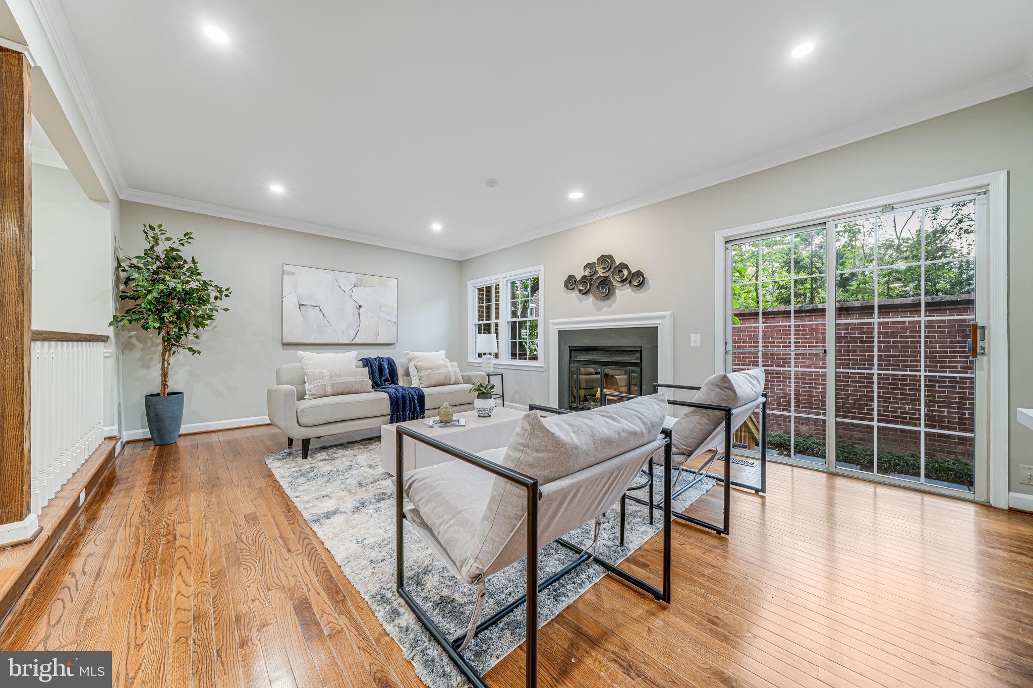 SKYLINE VILLAGE - Residential