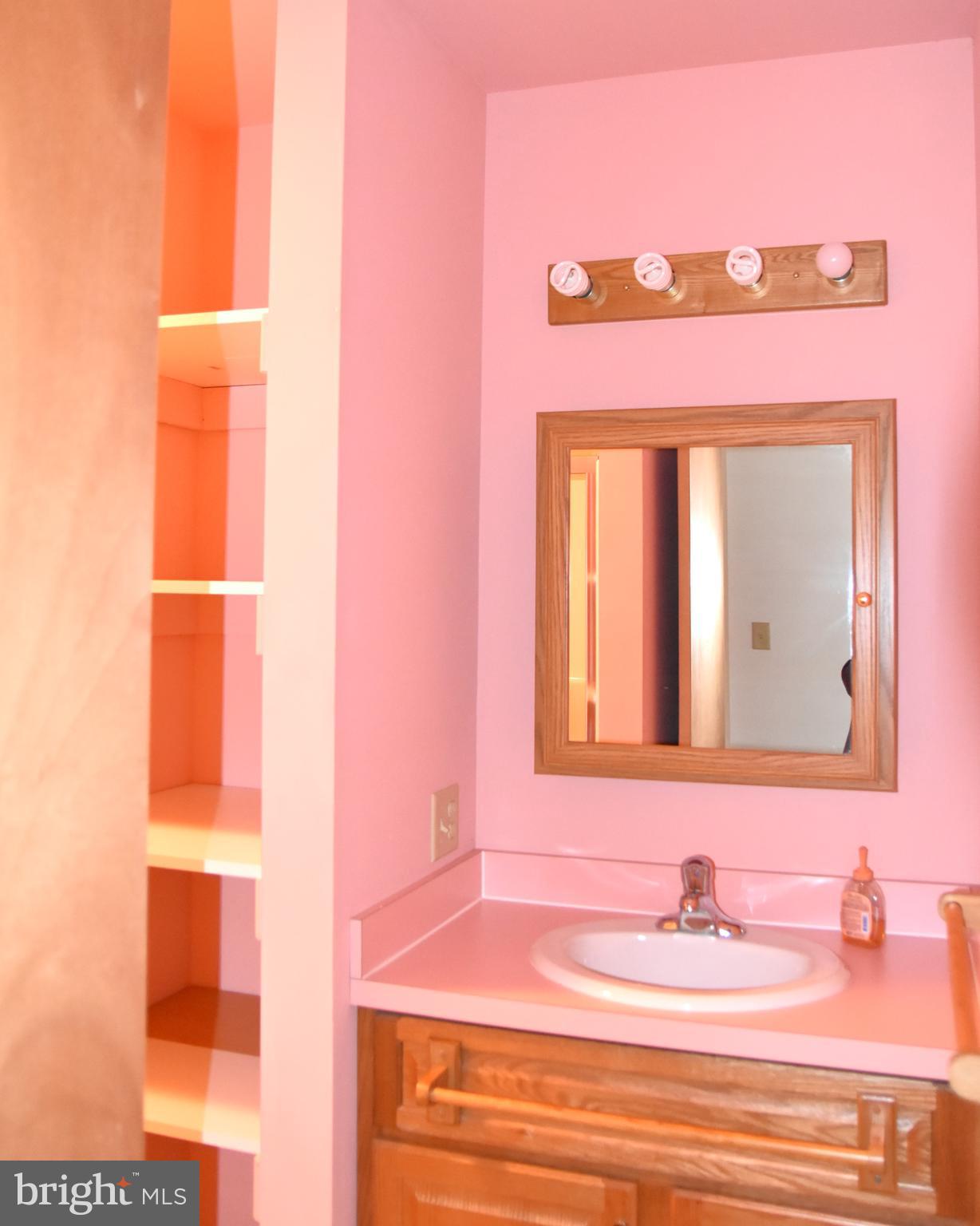 DUTCH HILL - Residential