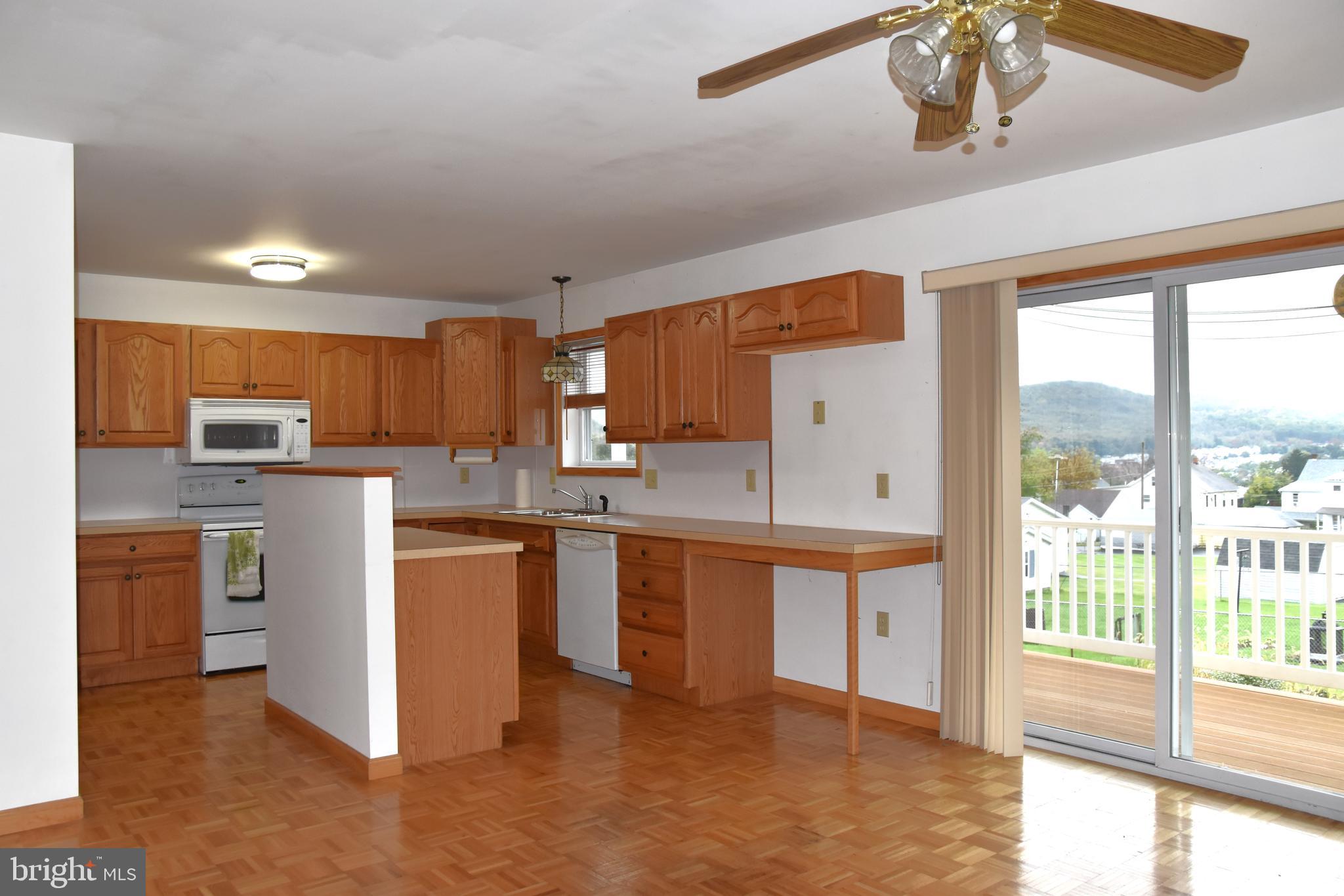 DUTCH HILL - Residential