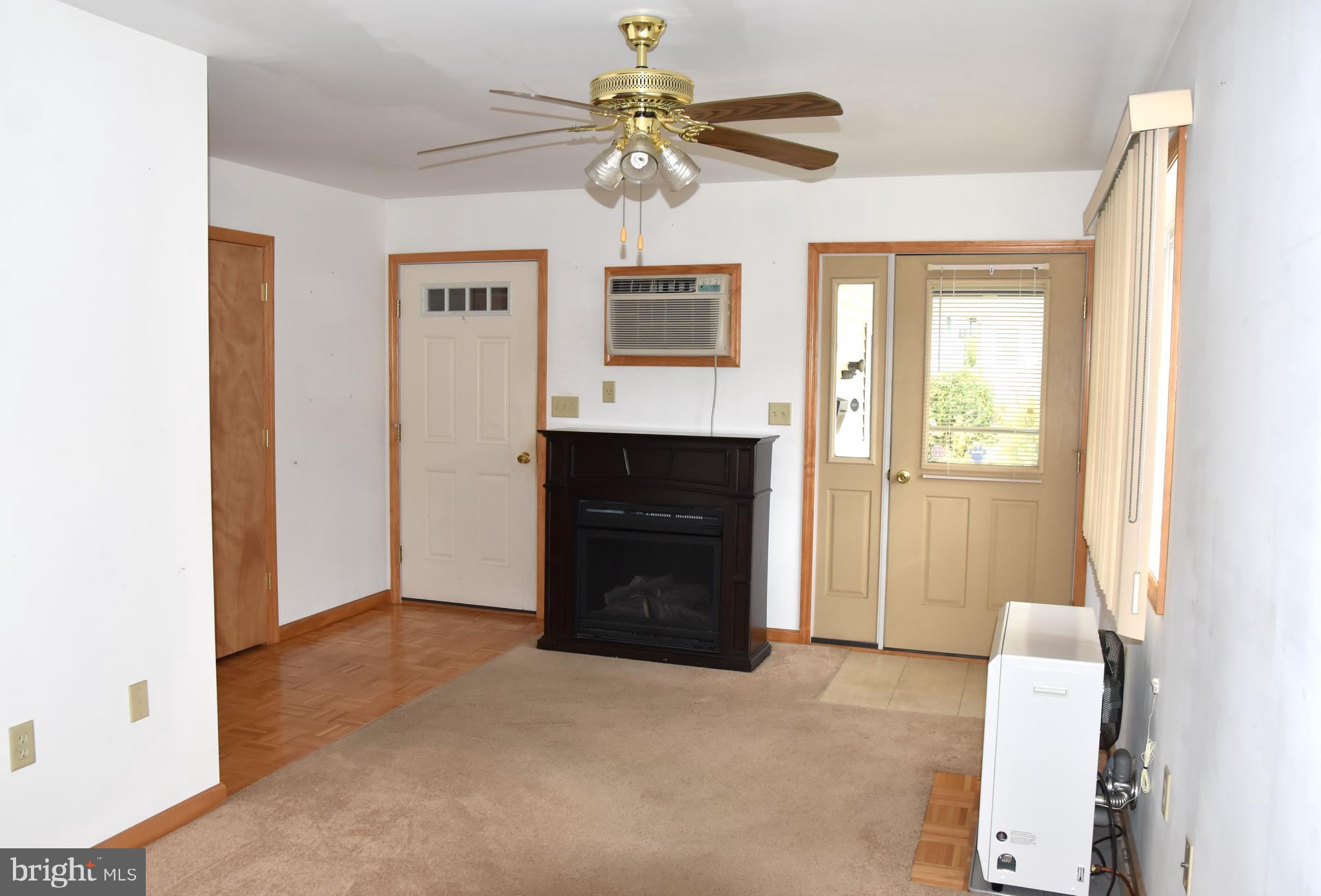 DUTCH HILL - Residential