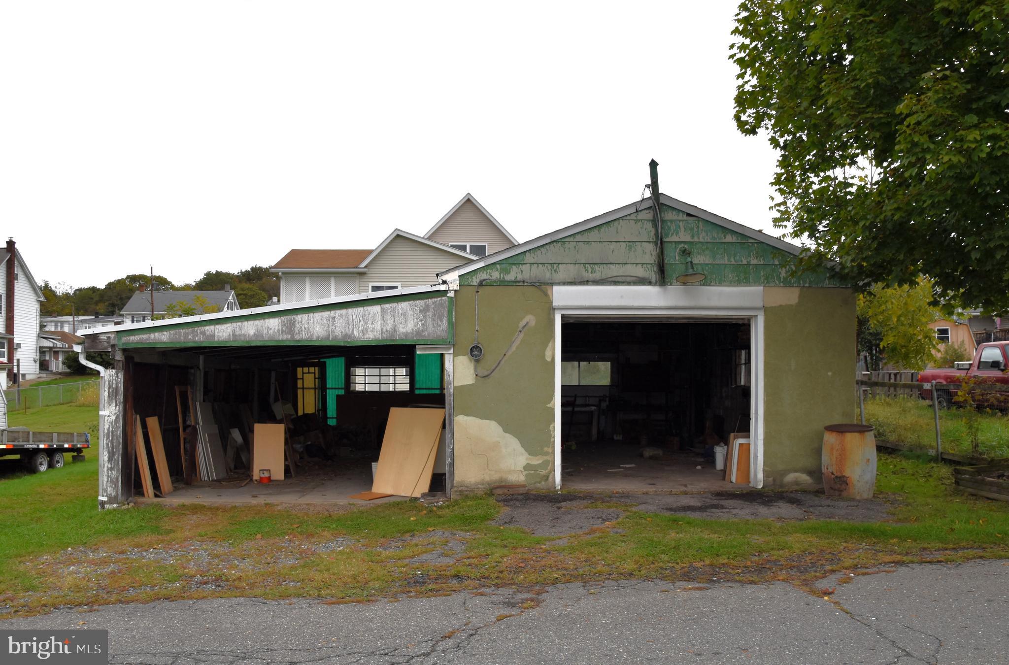 DUTCH HILL - Residential