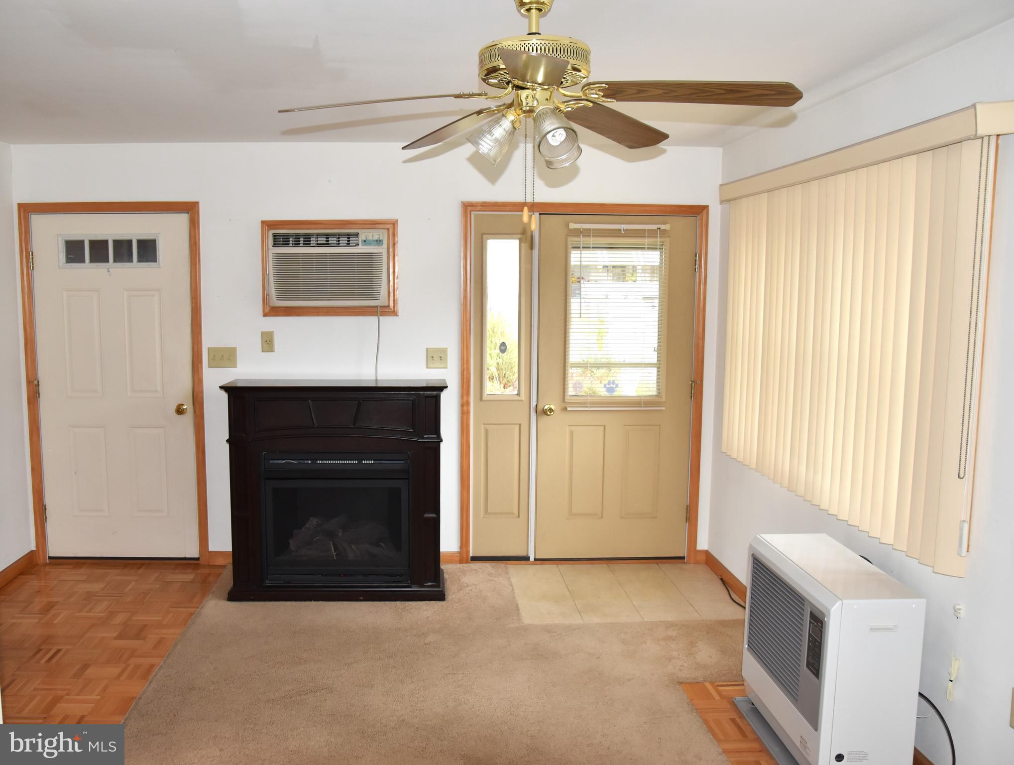 DUTCH HILL - Residential