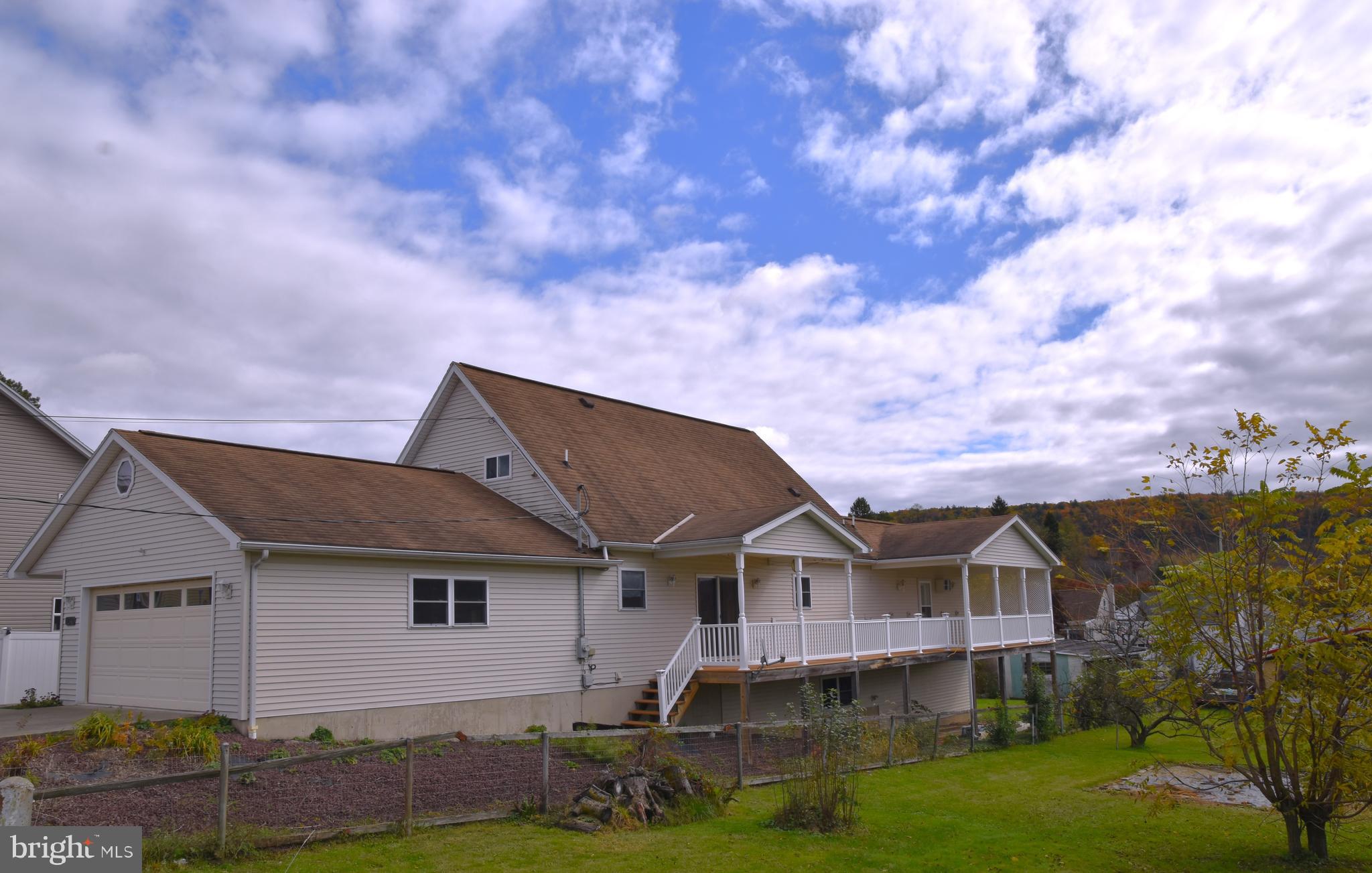 DUTCH HILL - Residential