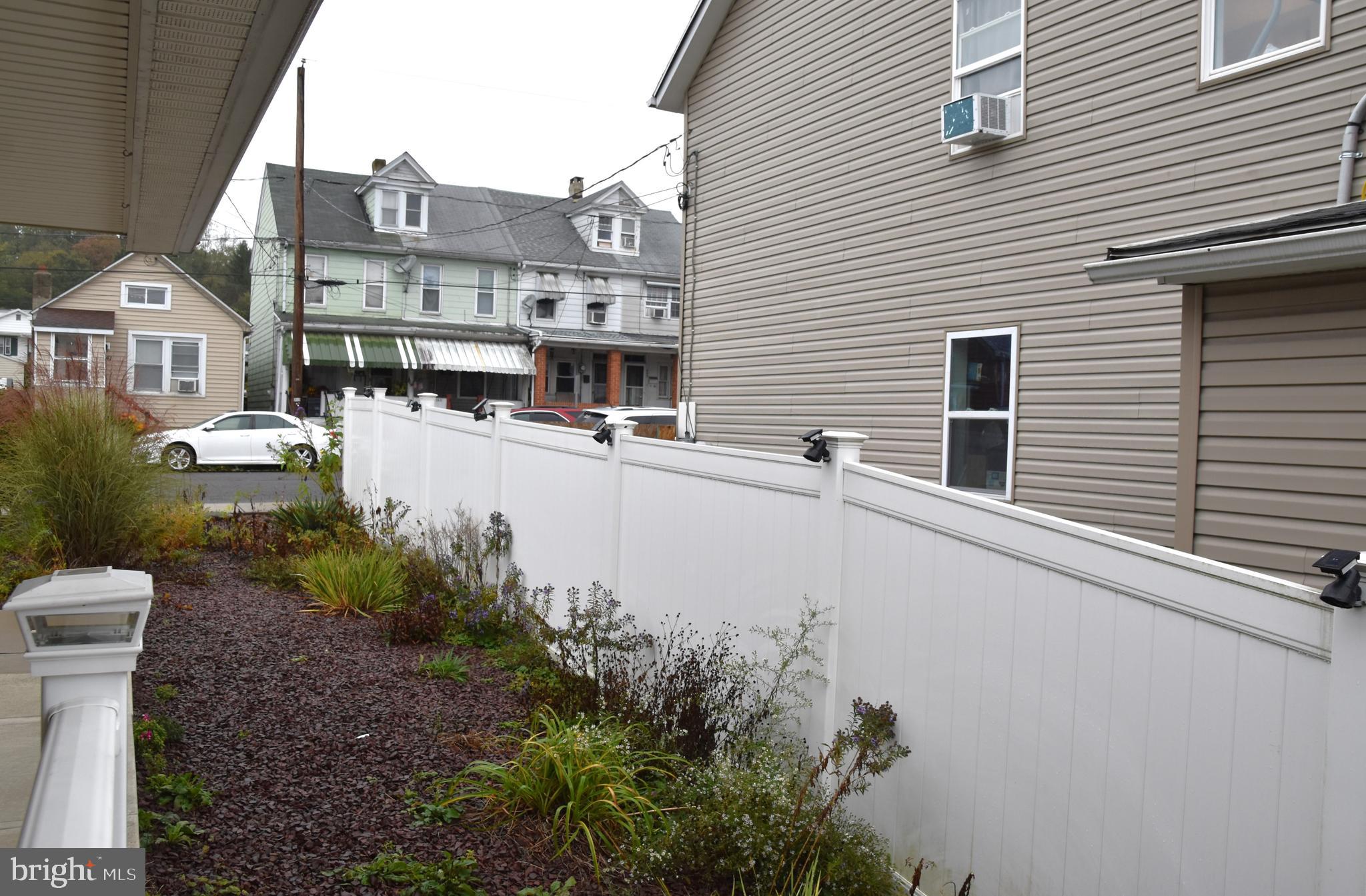 DUTCH HILL - Residential