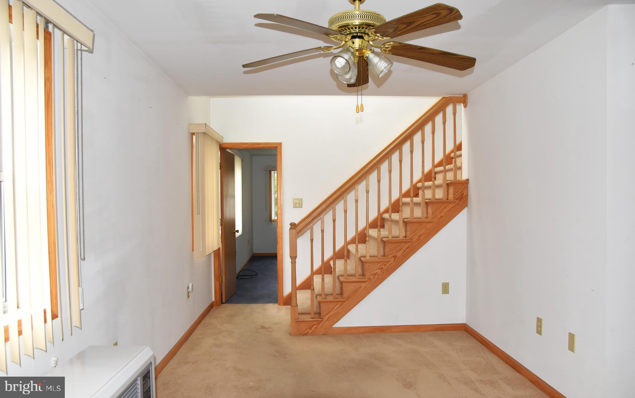 DUTCH HILL - Residential