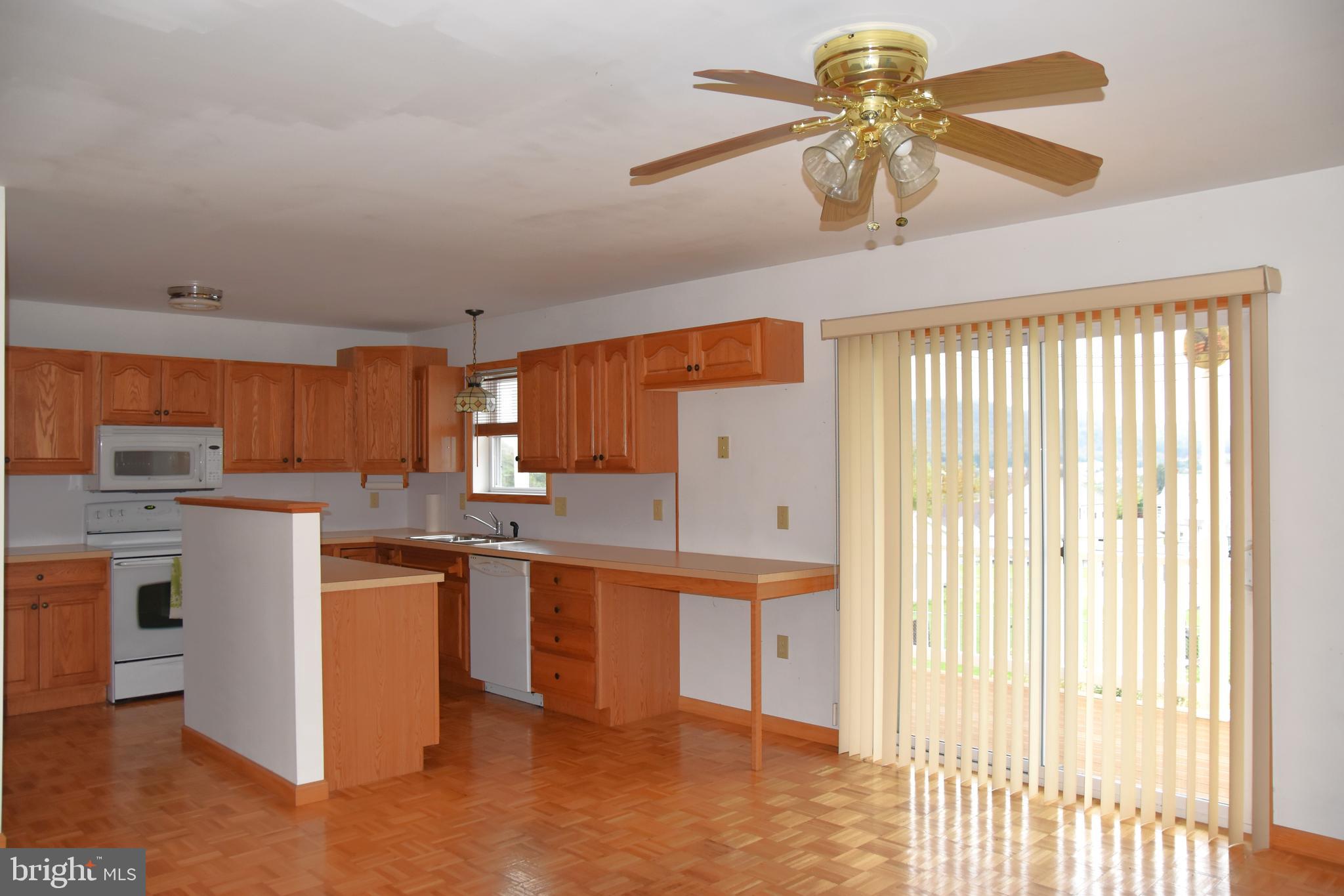 DUTCH HILL - Residential