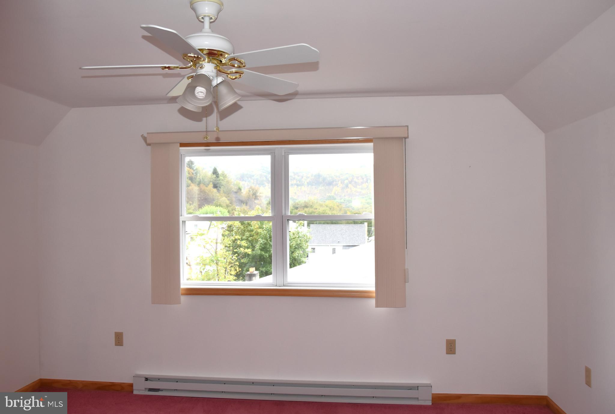 DUTCH HILL - Residential