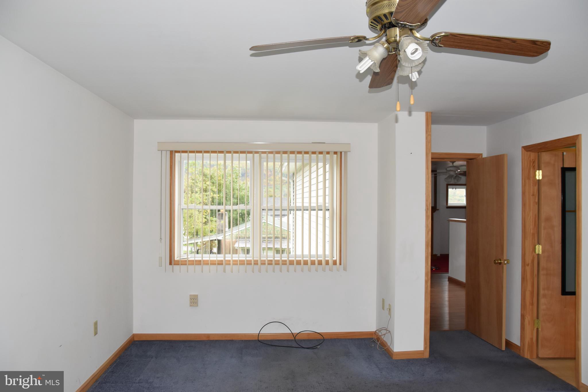 DUTCH HILL - Residential