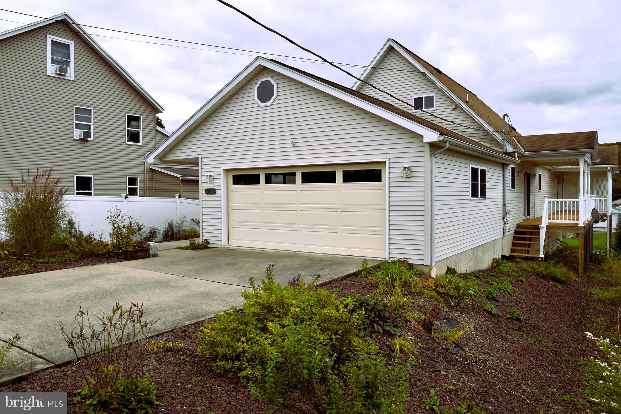 DUTCH HILL - Residential