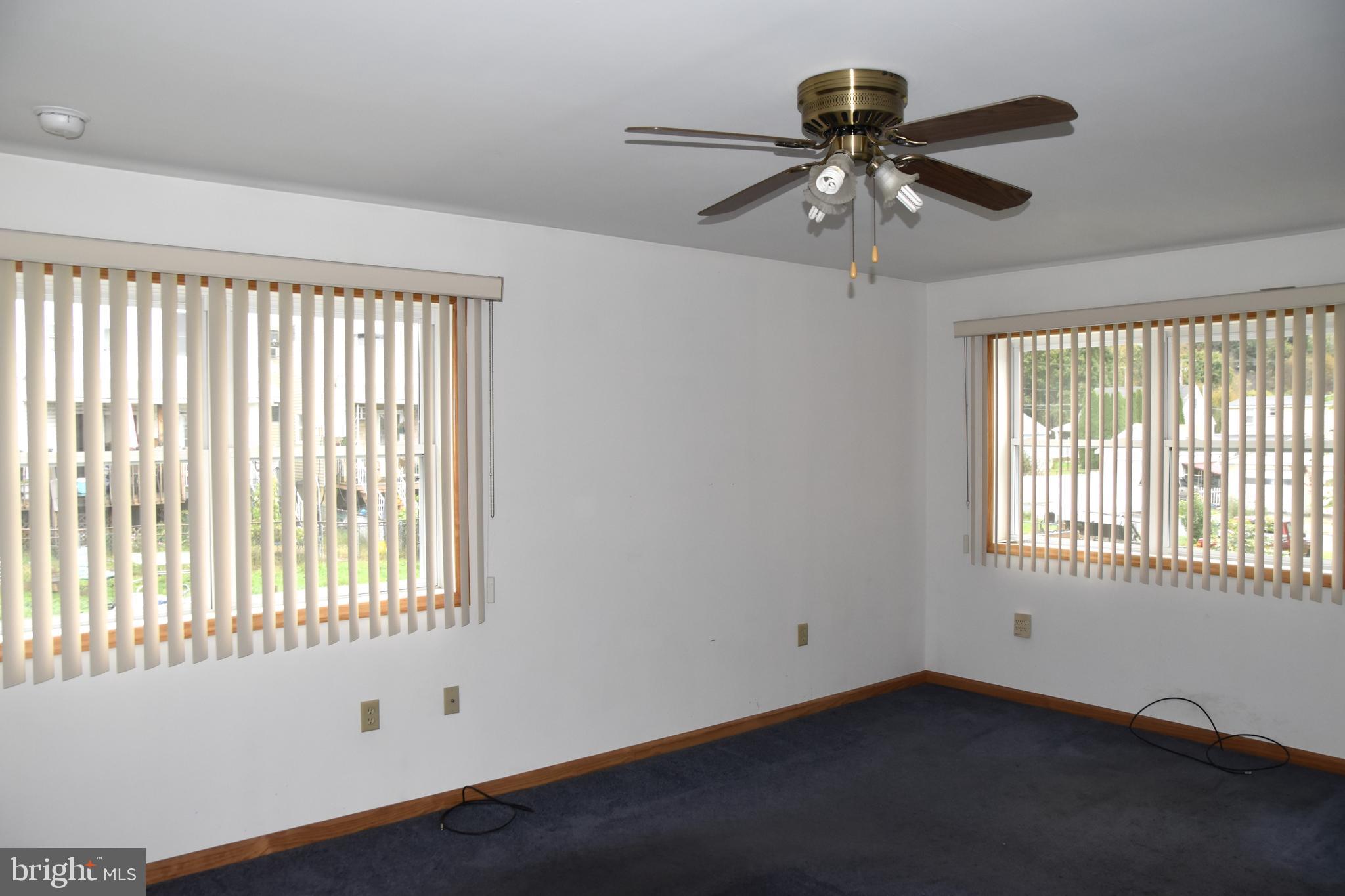 DUTCH HILL - Residential