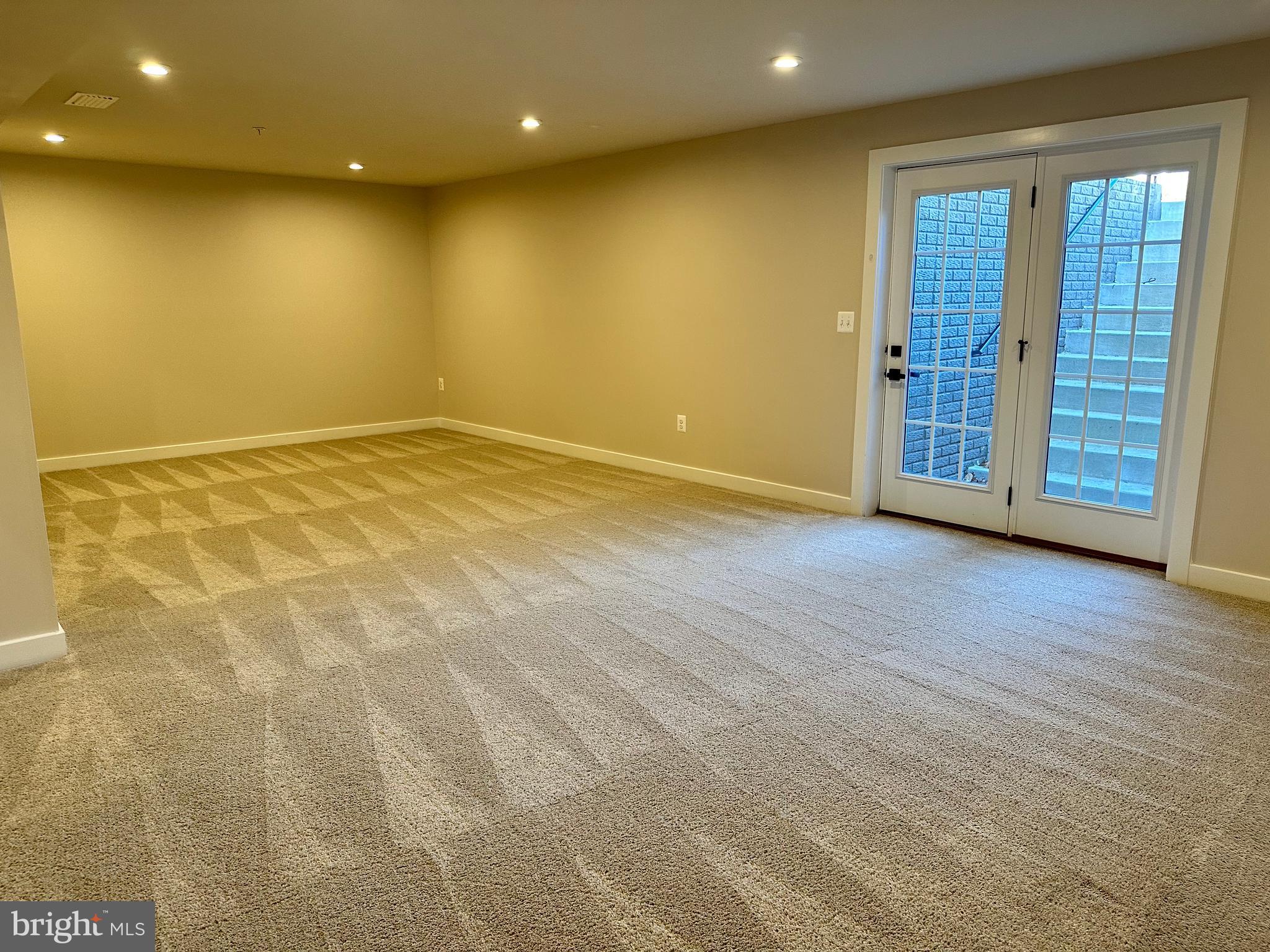 HERITAGE WOODS - Residential Lease