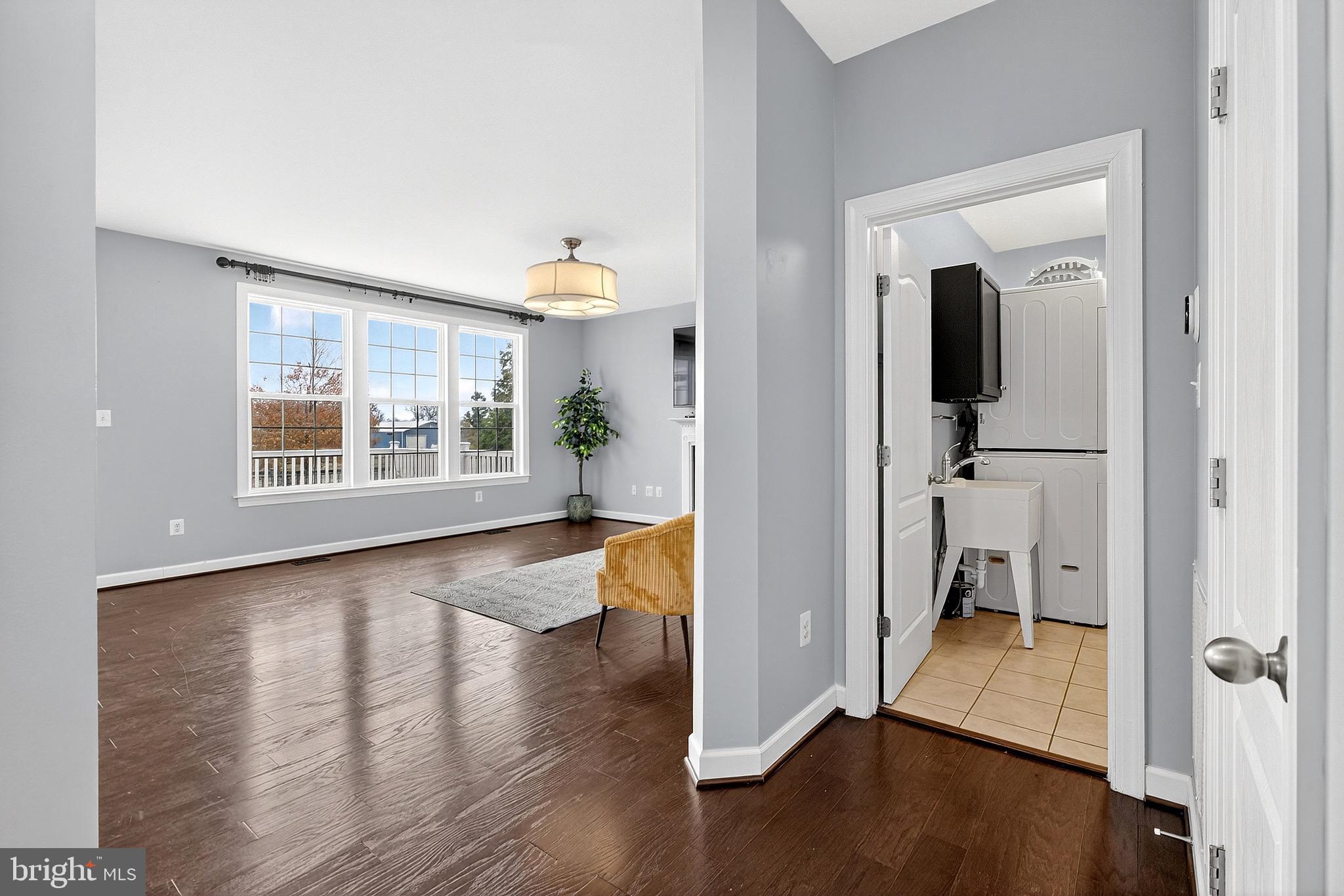 ASHBYS PLACE - Residential