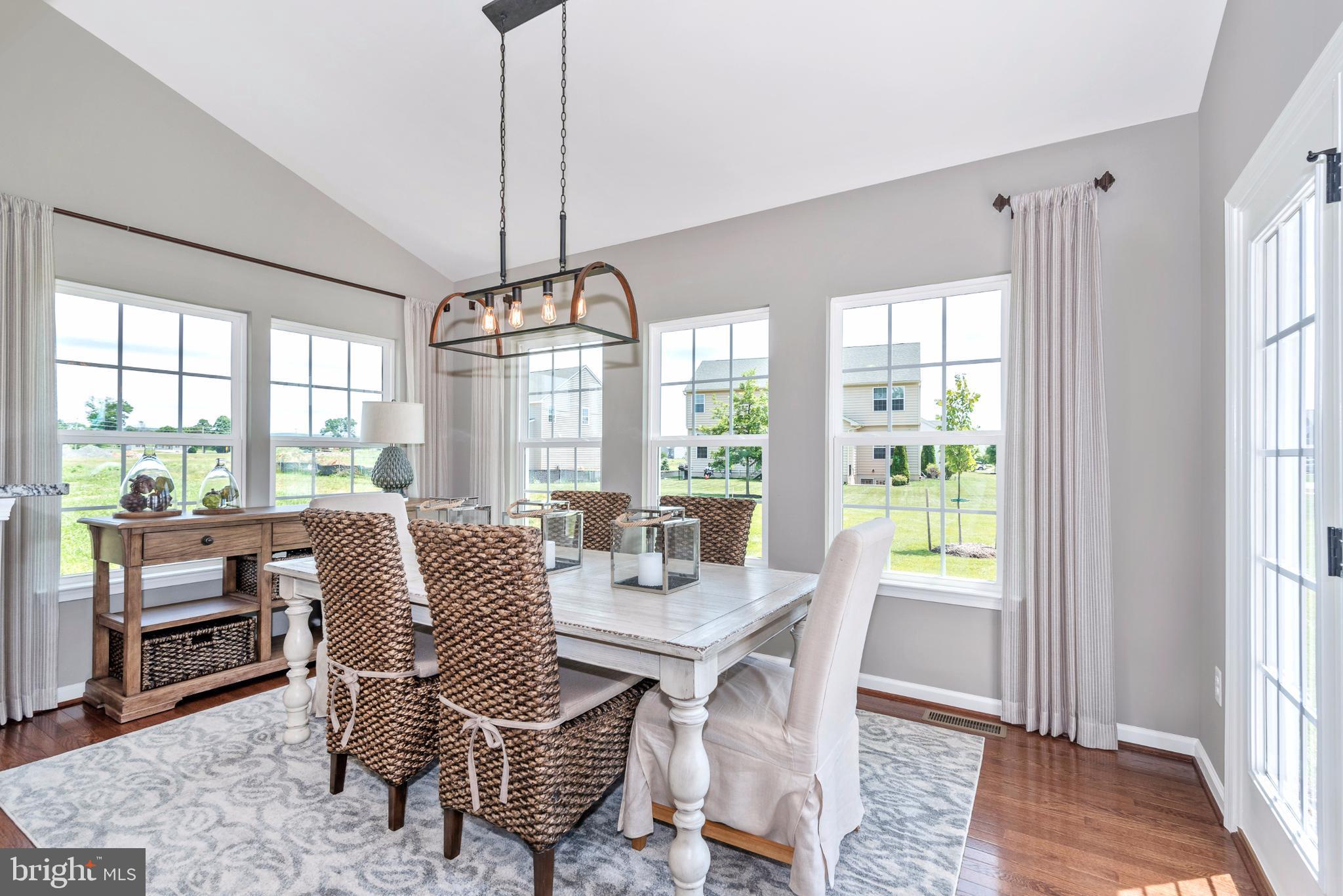 REYNOLD'S OVERLOOK - Residential