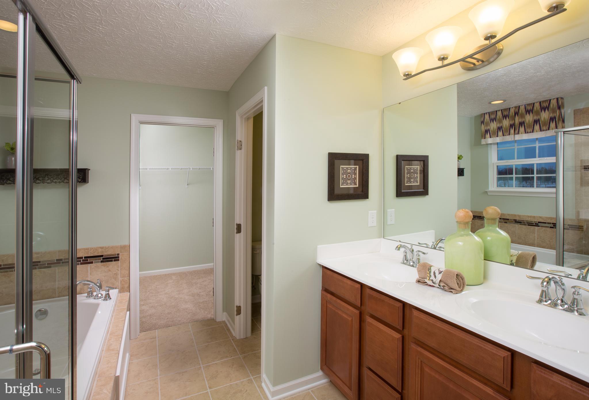 REYNOLD'S OVERLOOK - Residential