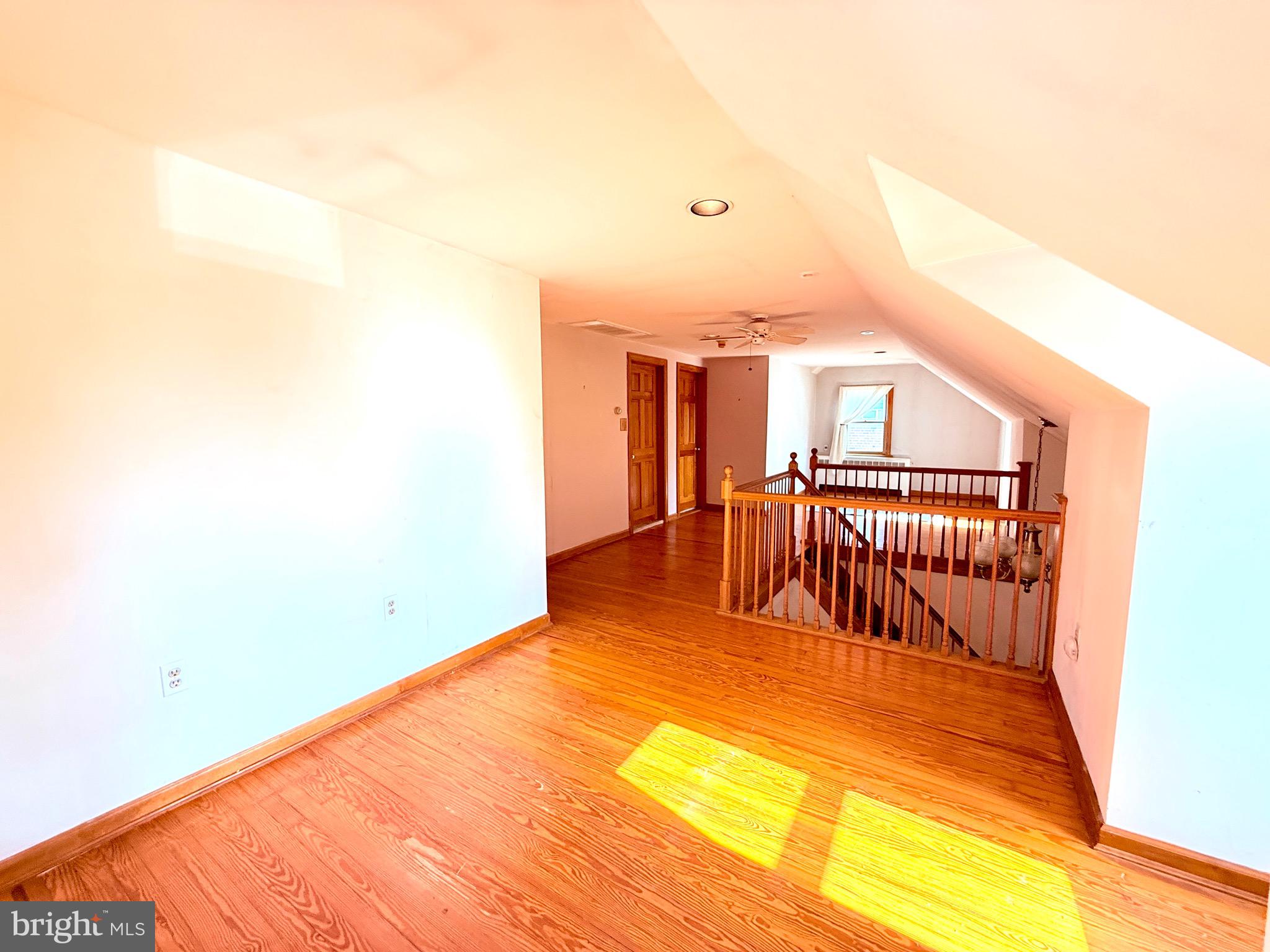 LAWNDALE - Residential