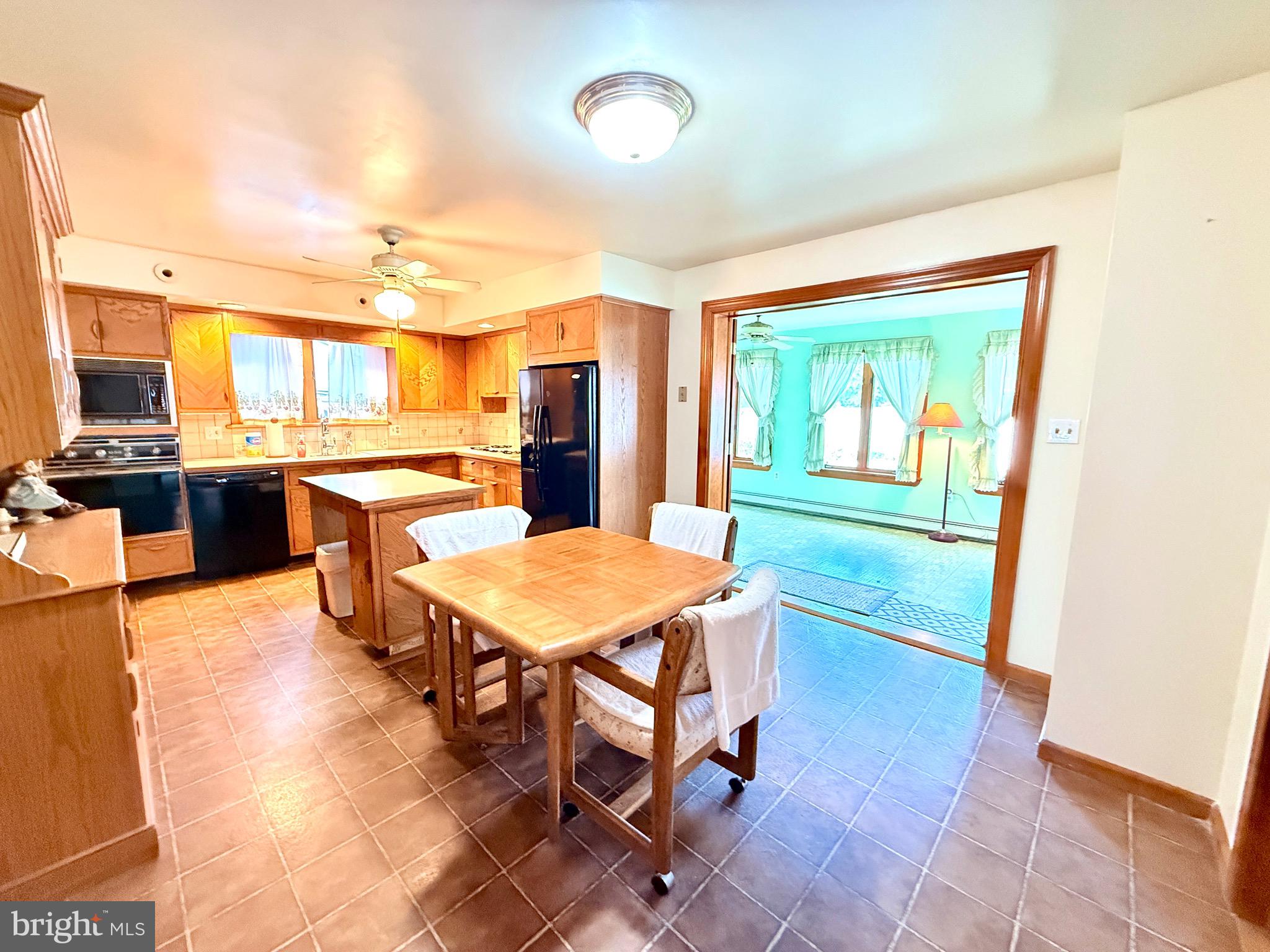 LAWNDALE - Residential