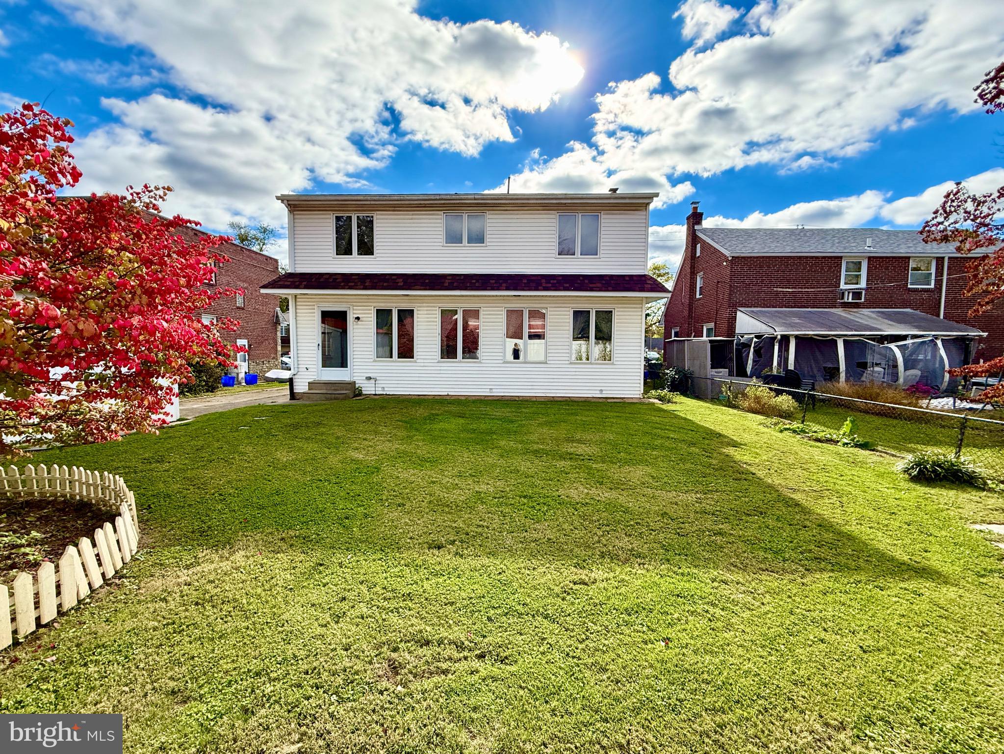 LAWNDALE - Residential