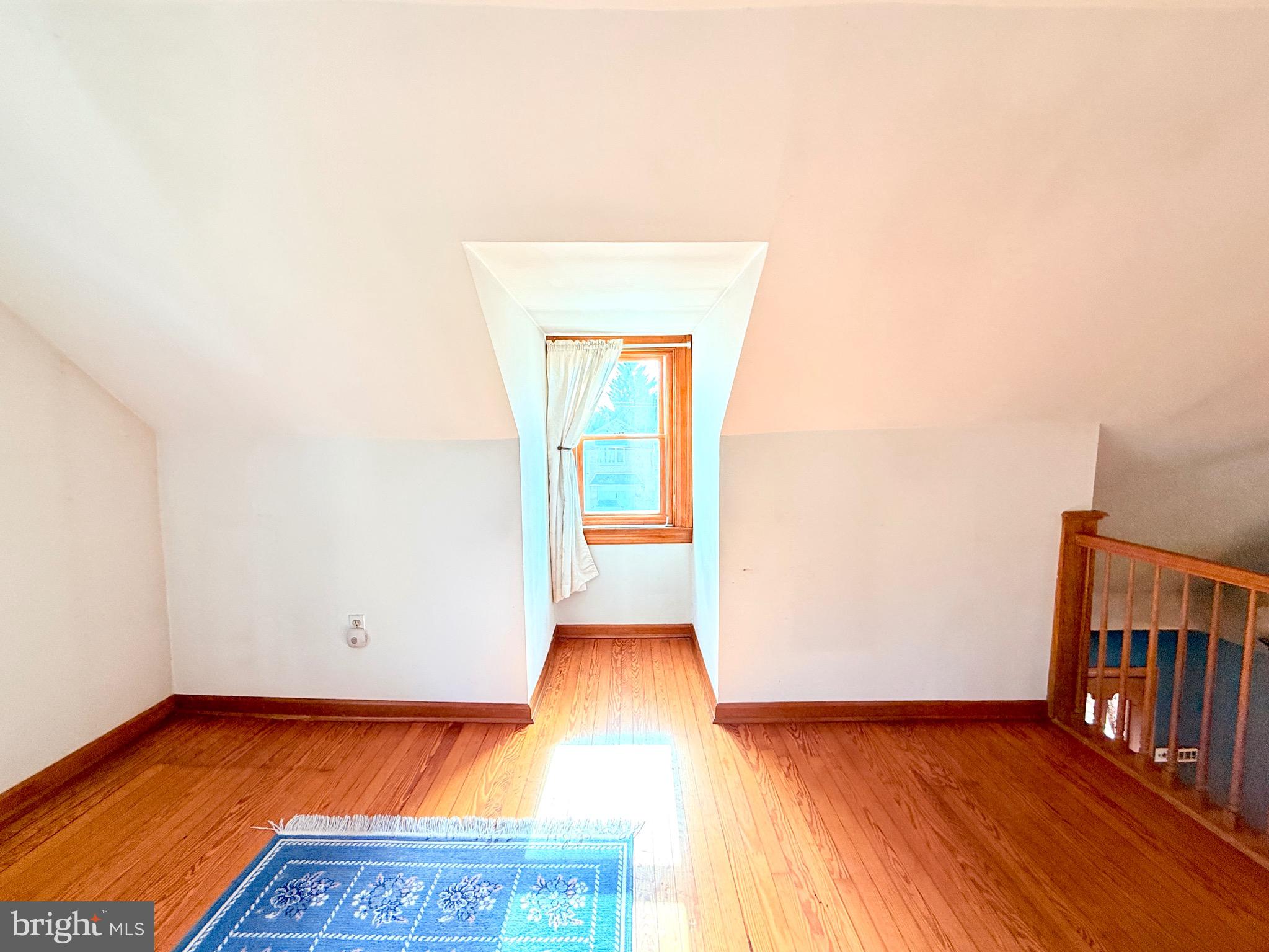 LAWNDALE - Residential