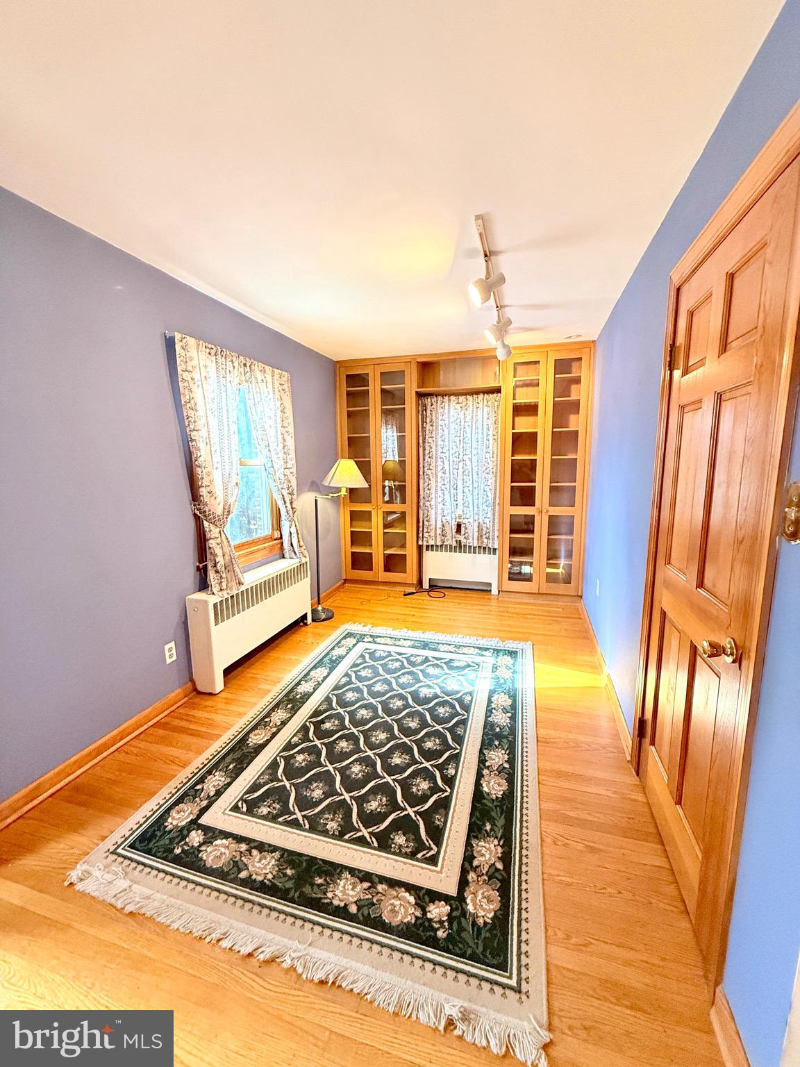 LAWNDALE - Residential