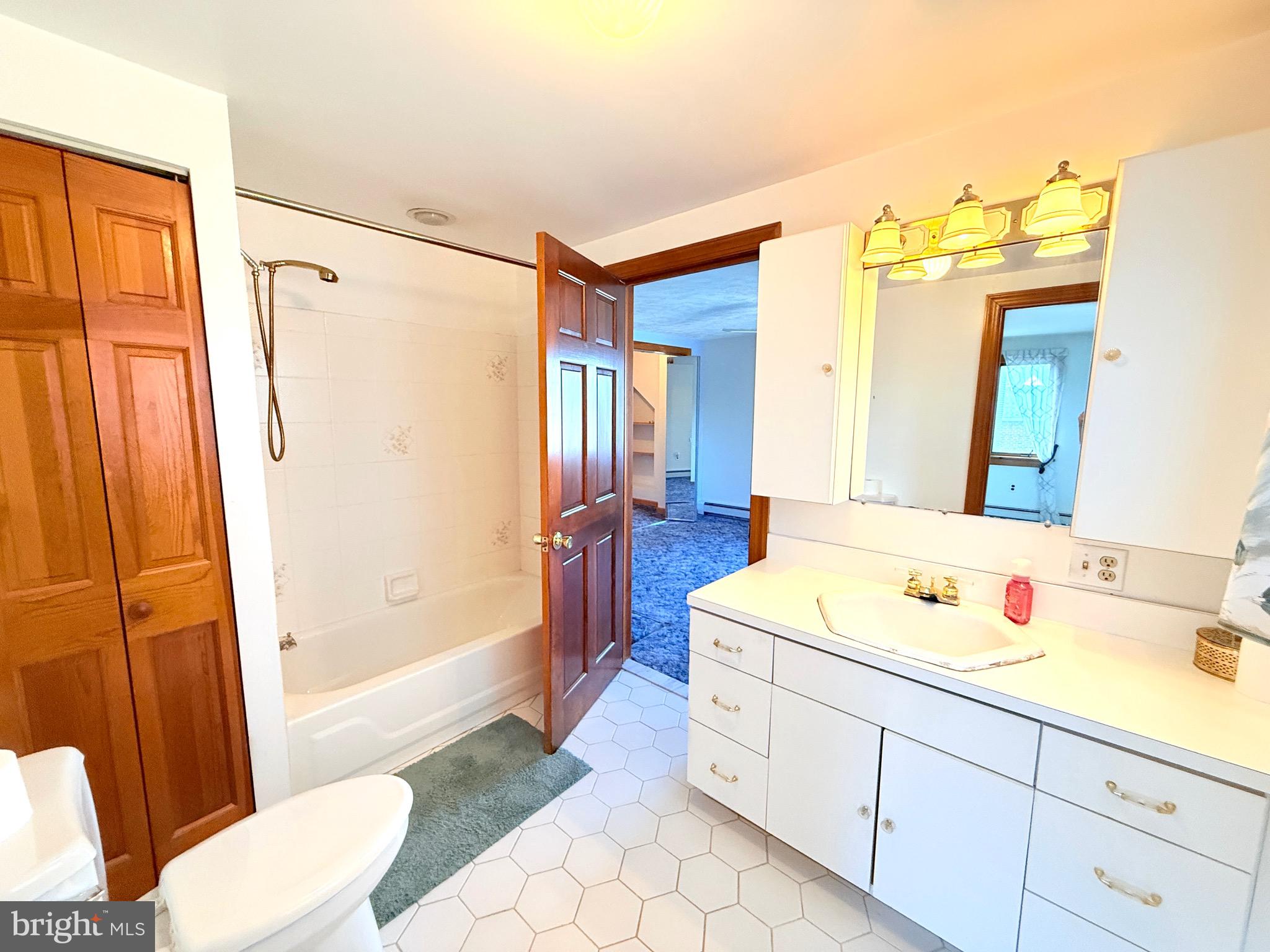 LAWNDALE - Residential