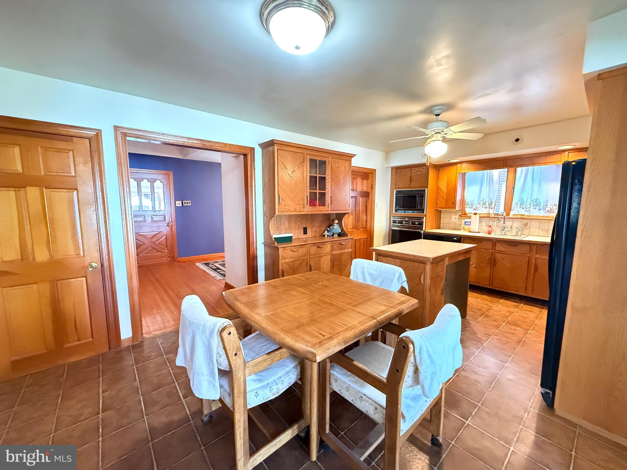 LAWNDALE - Residential