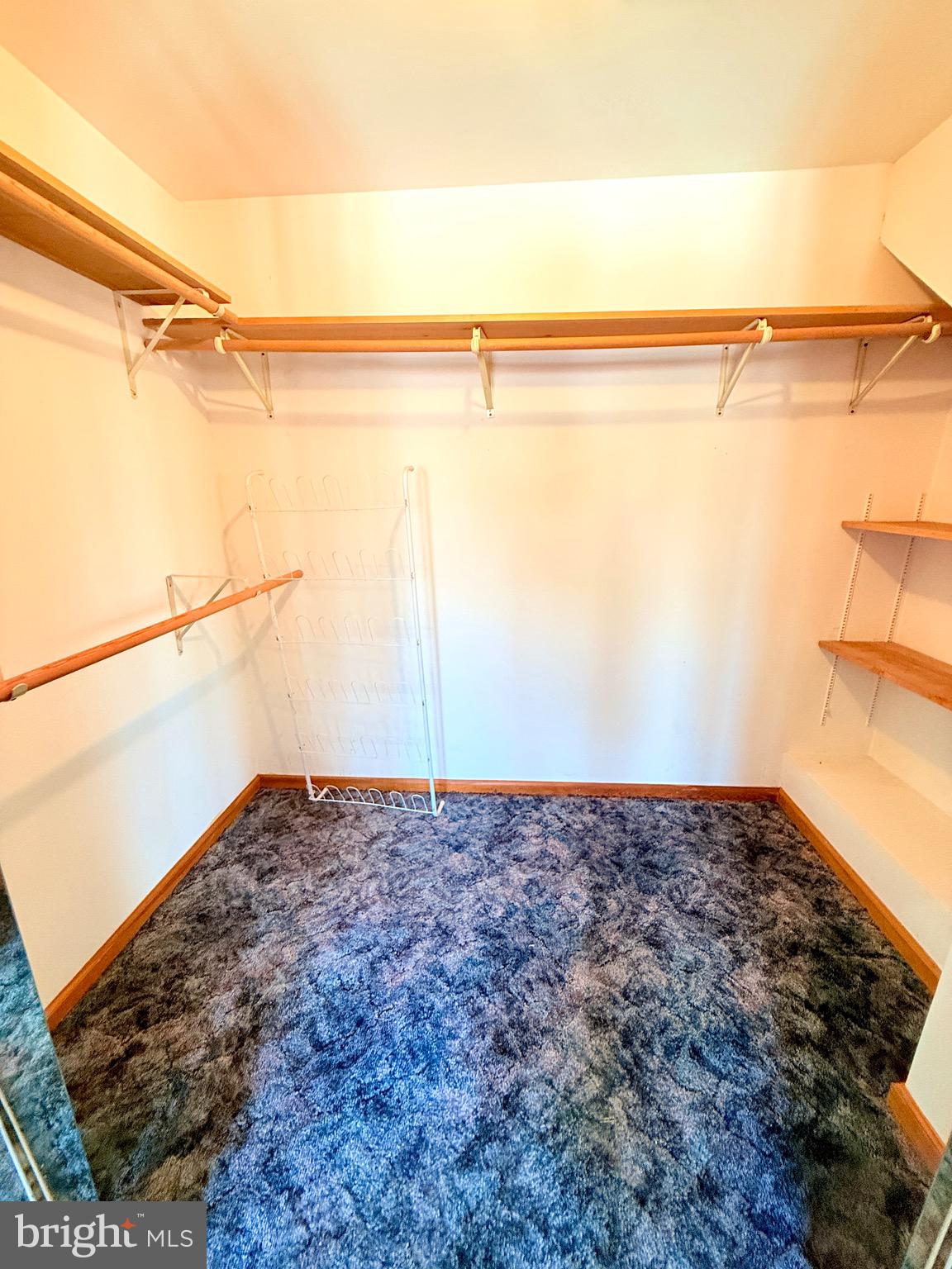 LAWNDALE - Residential