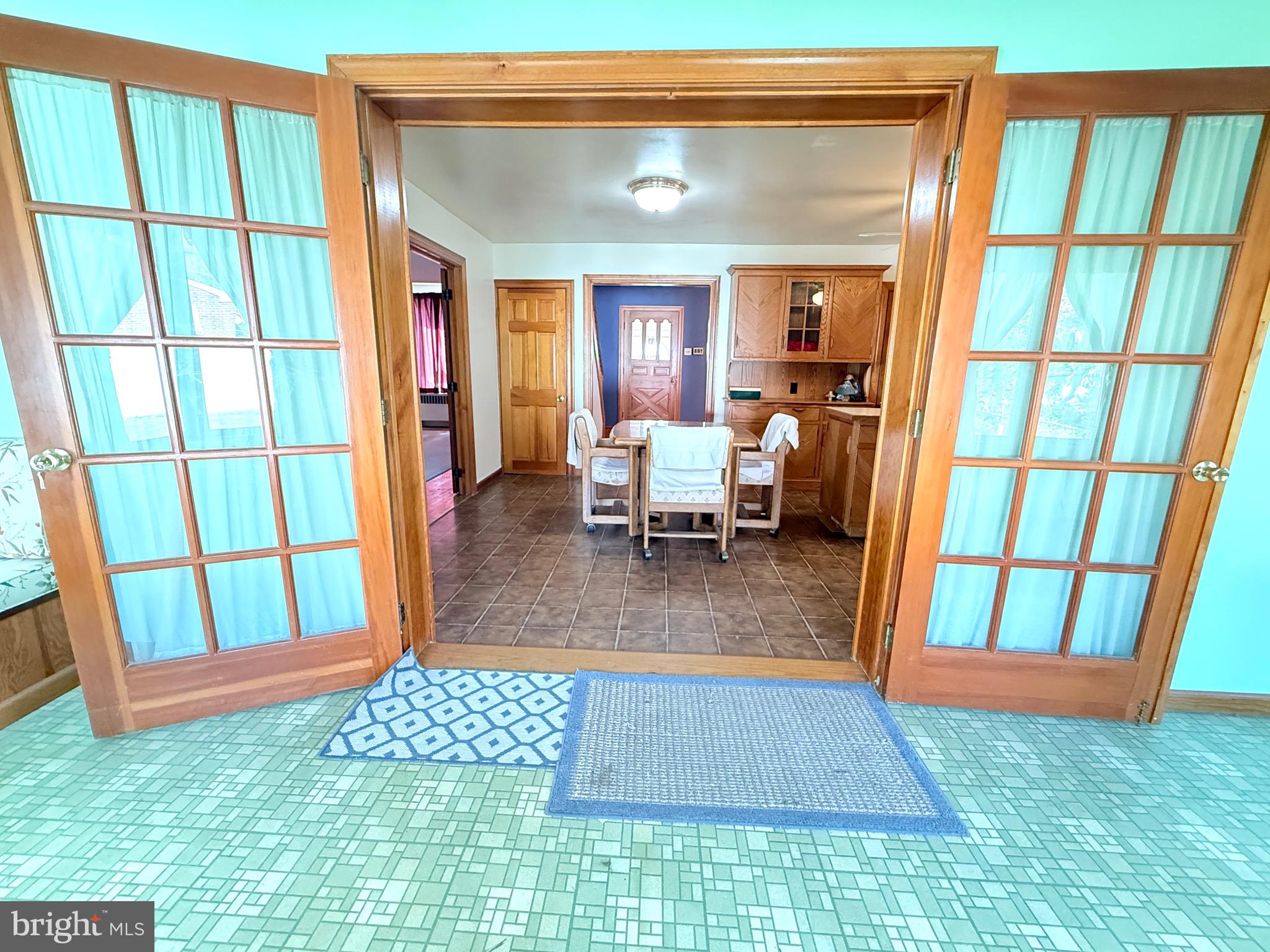 LAWNDALE - Residential