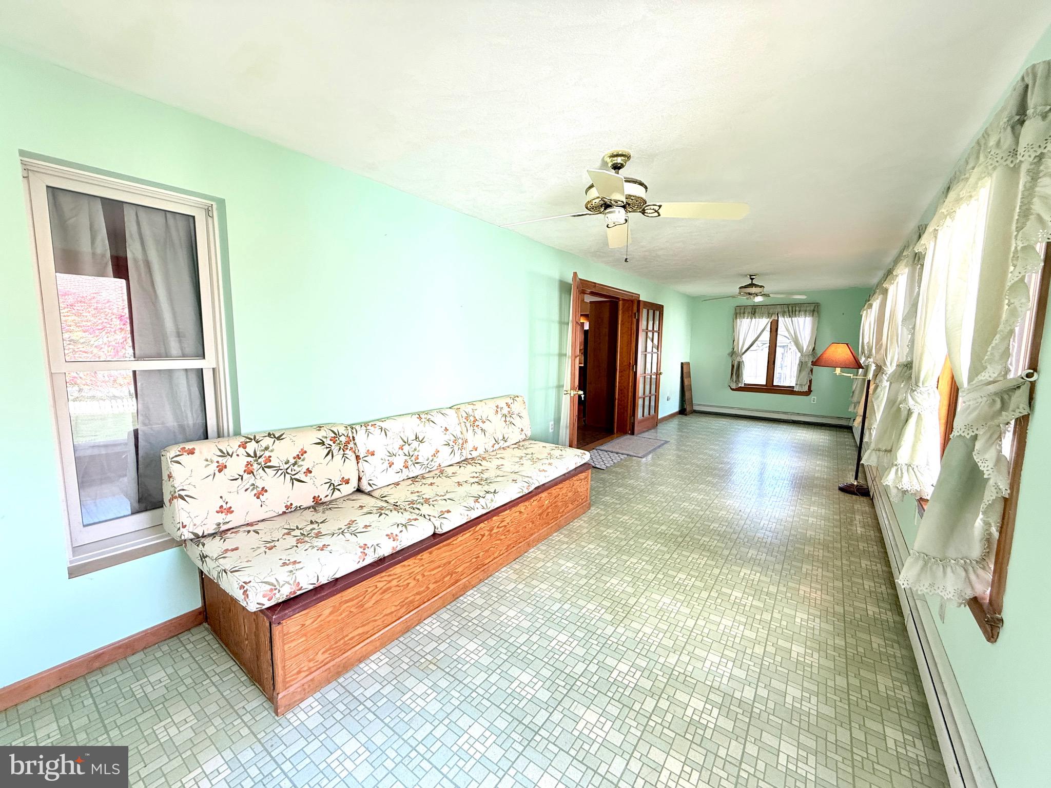 LAWNDALE - Residential