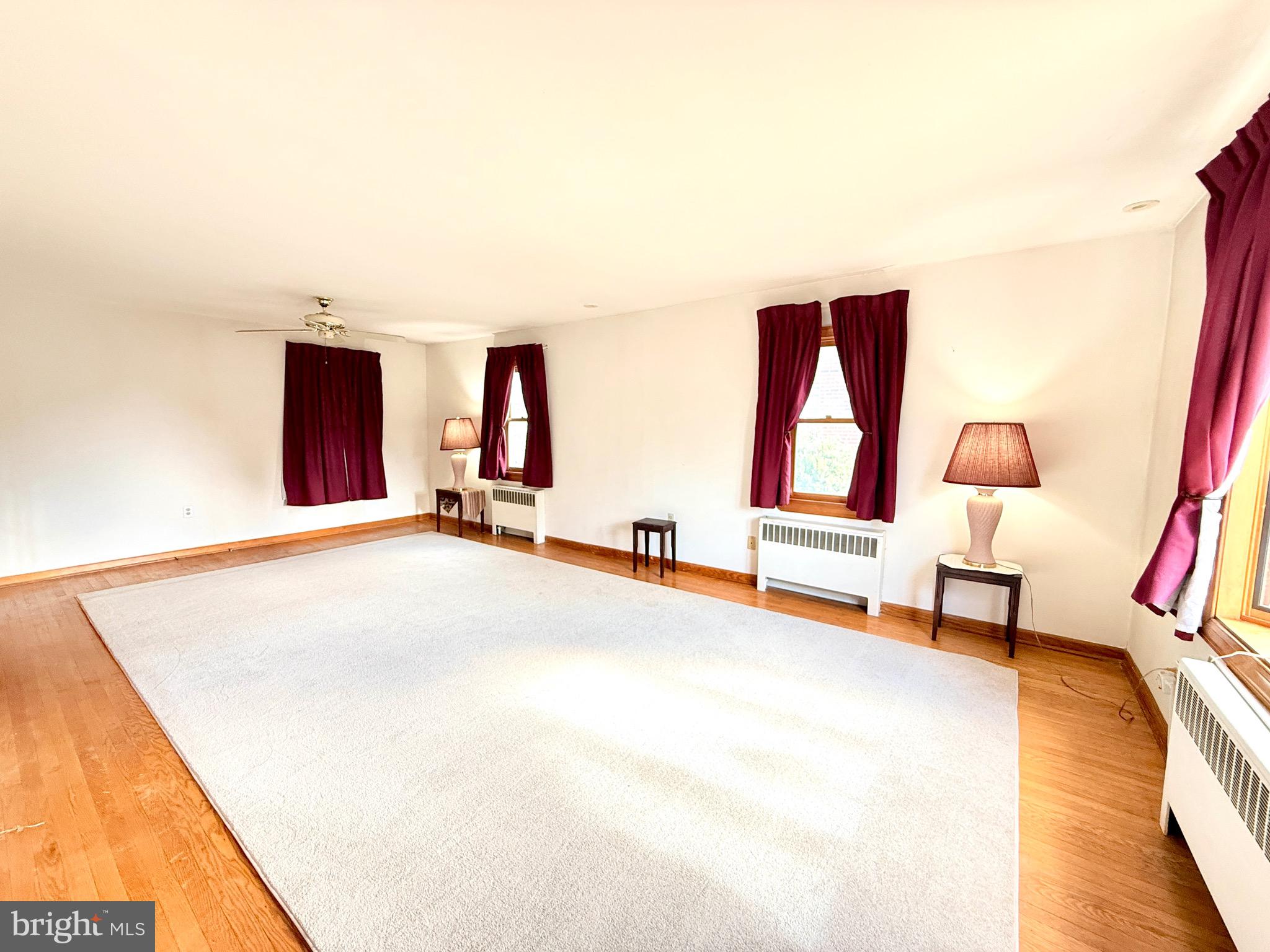 LAWNDALE - Residential