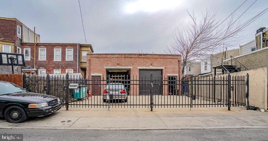 Rarely  offered large private off street gated warehouse with parking.  Large overhead doors with remote access 20 feet of driveway in the front and 20 feet of yard space in the rear.  can be purchased with 3106 Amber for a discount.
