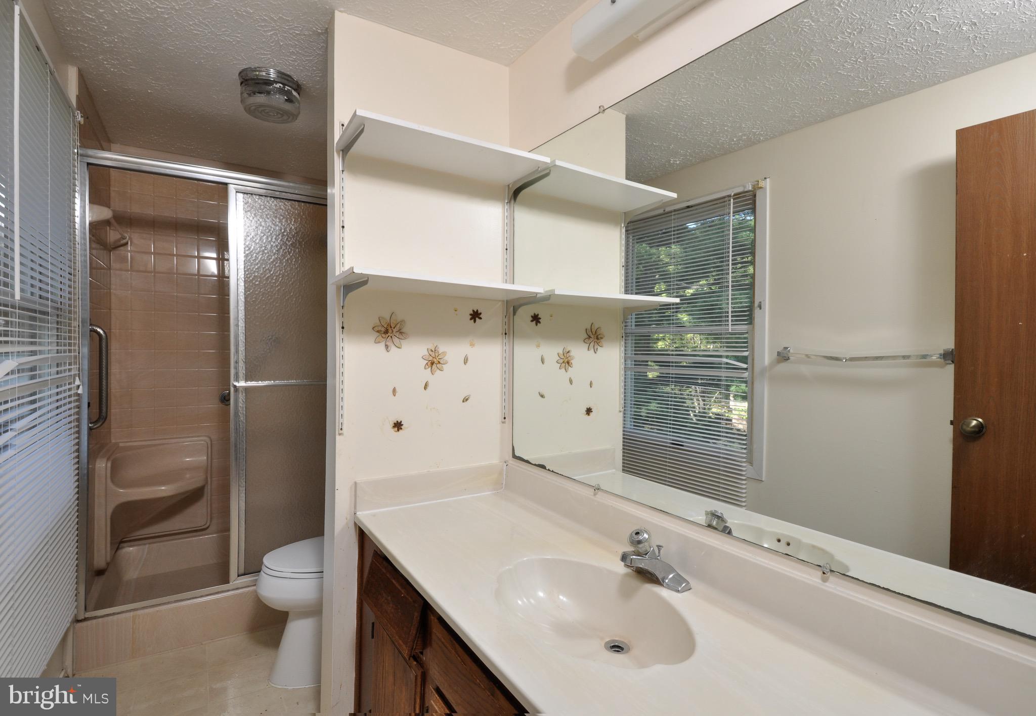 SHADOW WOODS - Residential