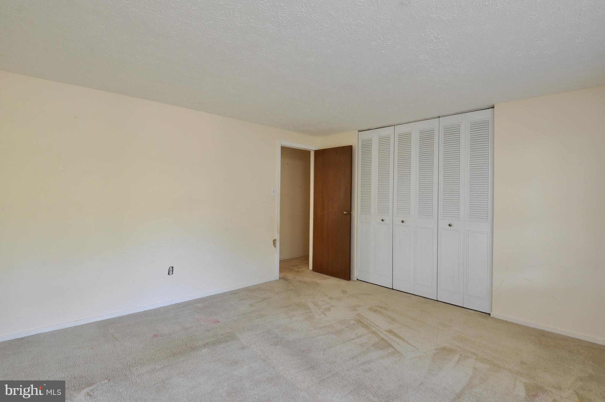 SHADOW WOODS - Residential