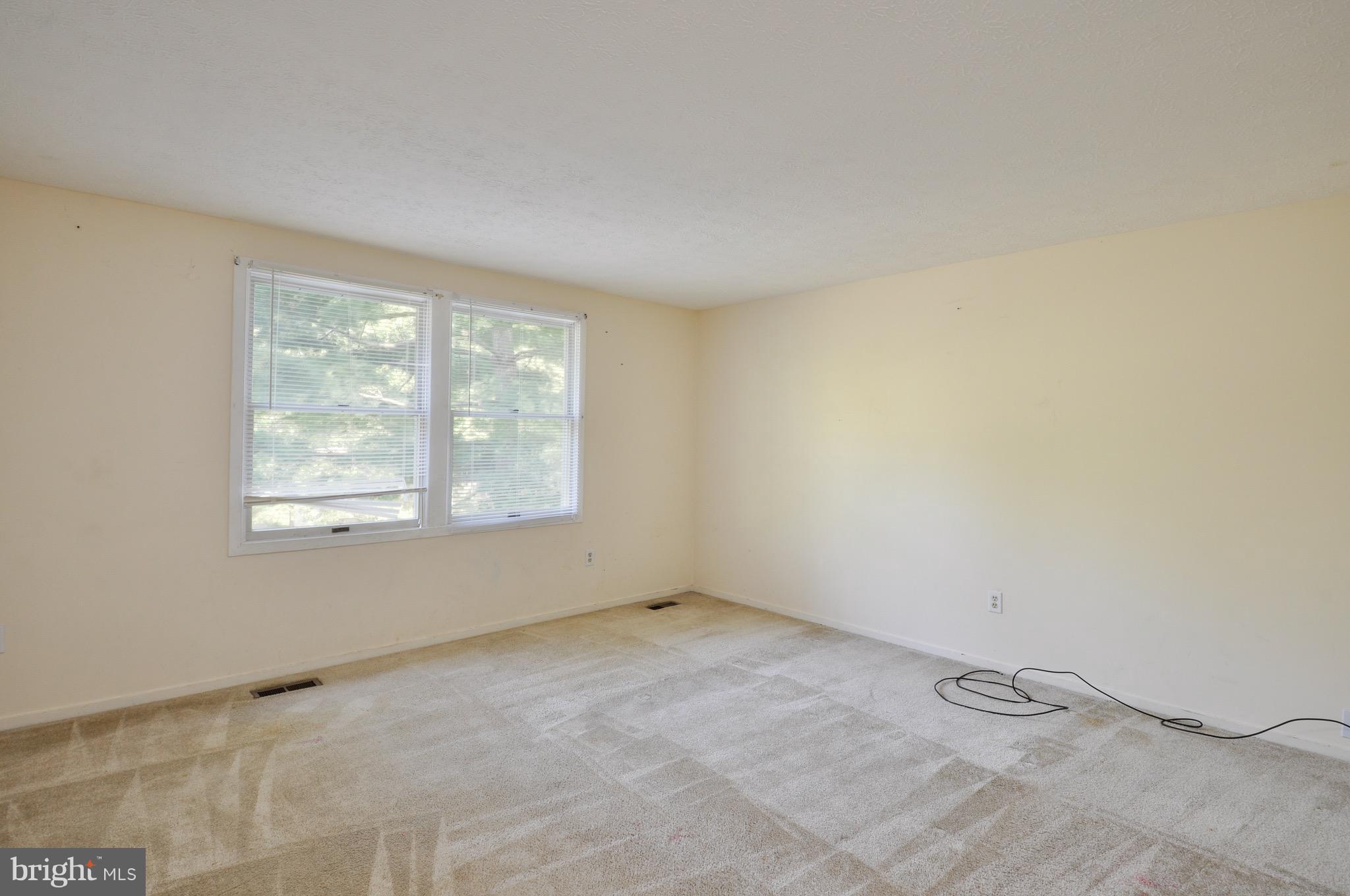 SHADOW WOODS - Residential