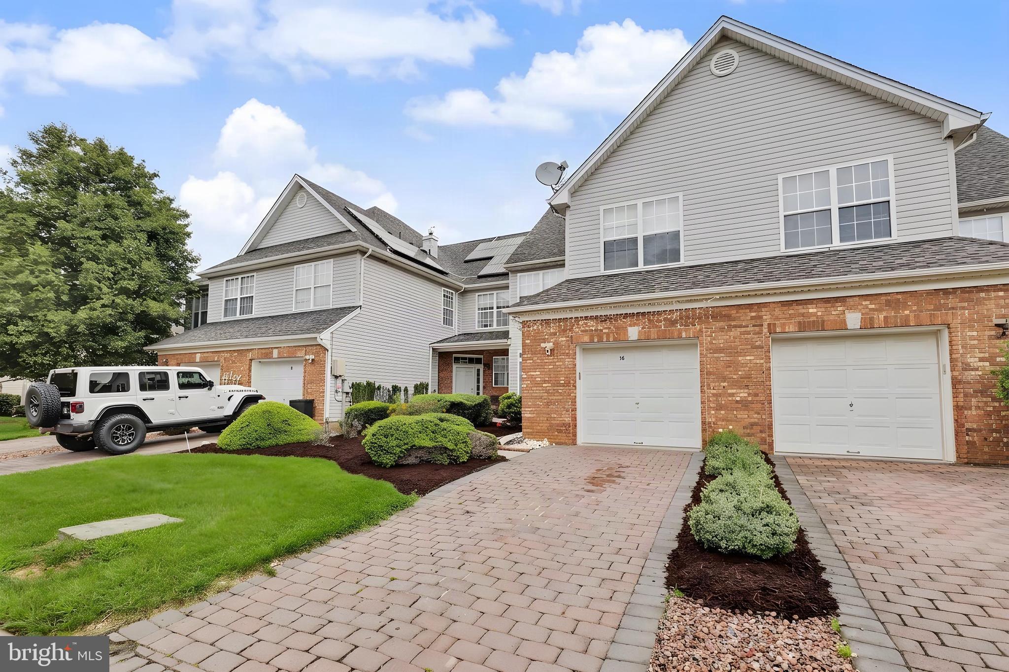 16 SHELLEY CIRCLE