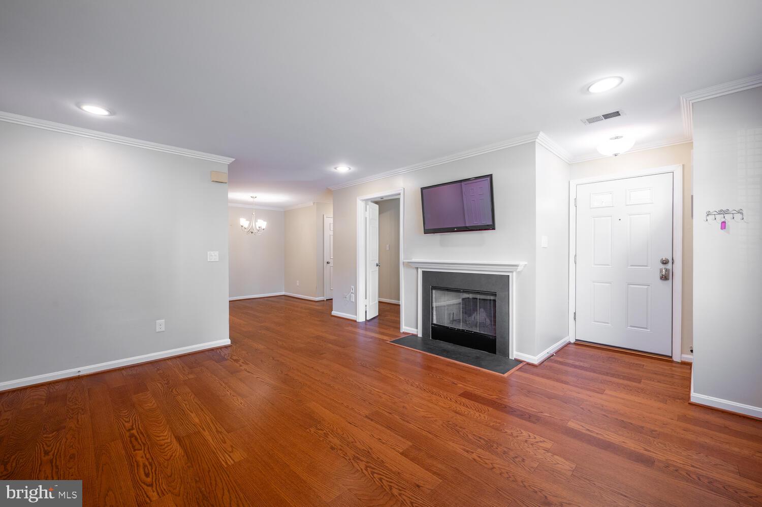 6052 ESSEX HOUSE SQUARE A 6052A