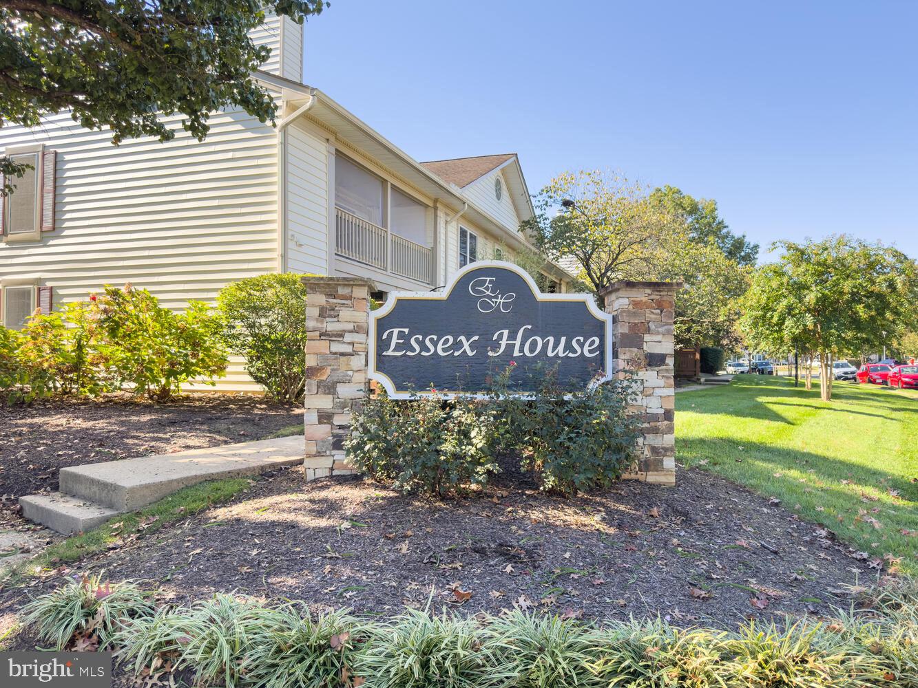 6052 ESSEX HOUSE SQUARE A 6052A