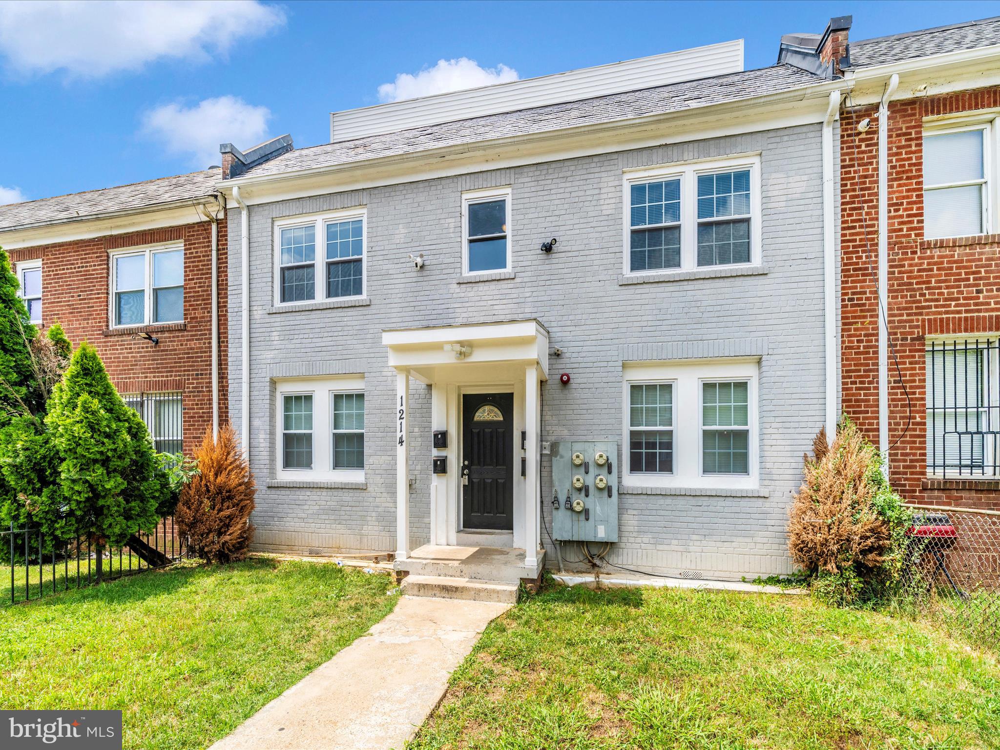 1214 18TH PLACE NE