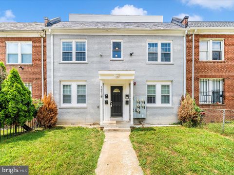 1214 18TH PLACE NE WASHINGTON DC 20002