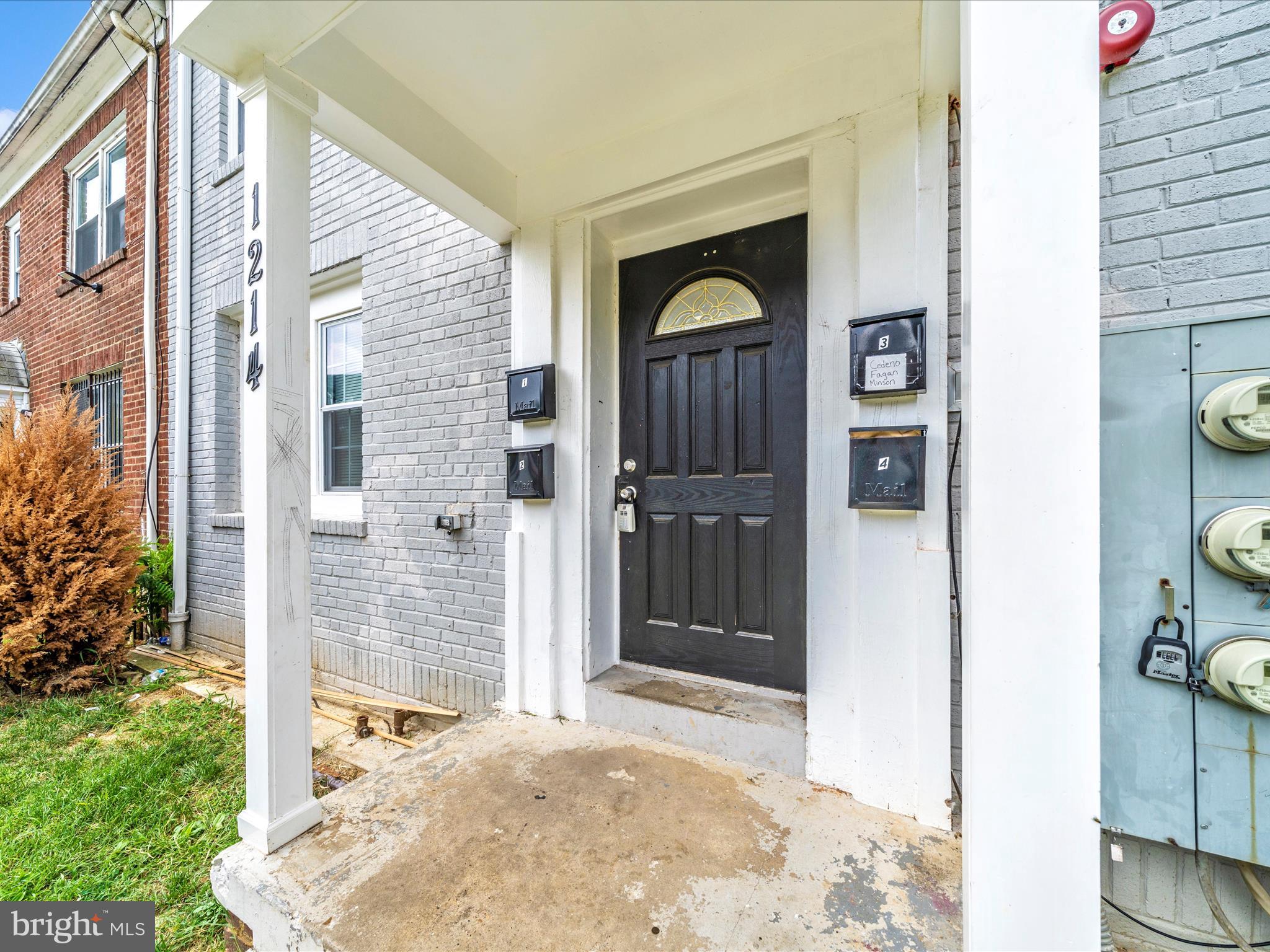 1214 18TH PLACE NE