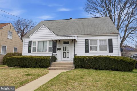 51 UNWIN DRIVE HAMILTON NJ 08610