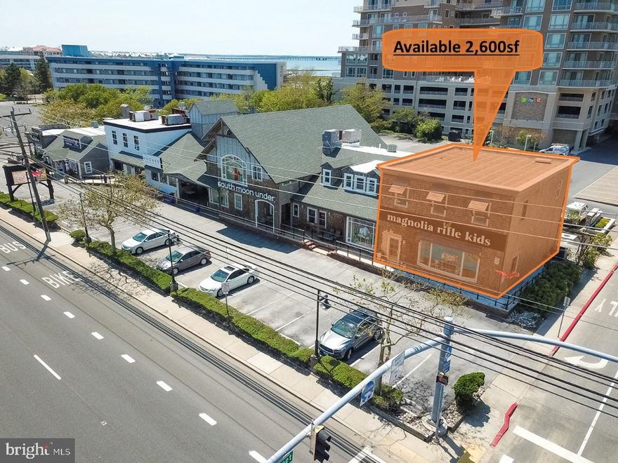 2600sf retail/office suite avalible at the end cap of this prominent shopping center located between 80th and 81st street. The suite is fully sprinkled, offers large display widows and parking both in front and back of the center.