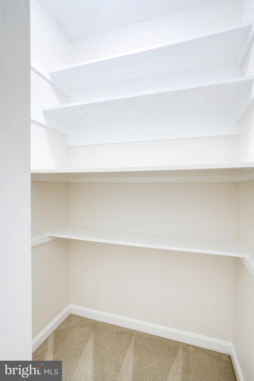 HYDE PARK - Residential