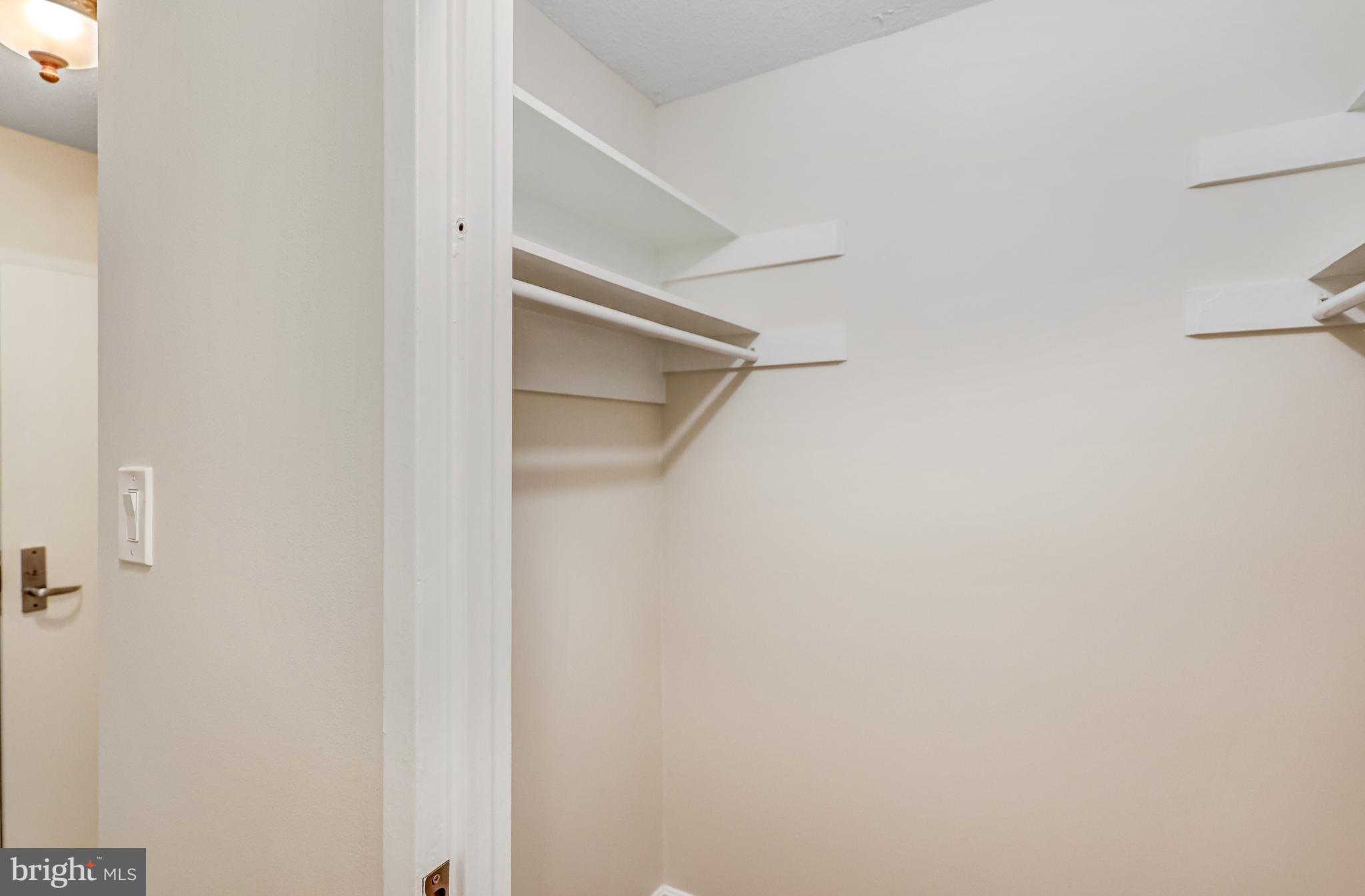 HYDE PARK - Residential