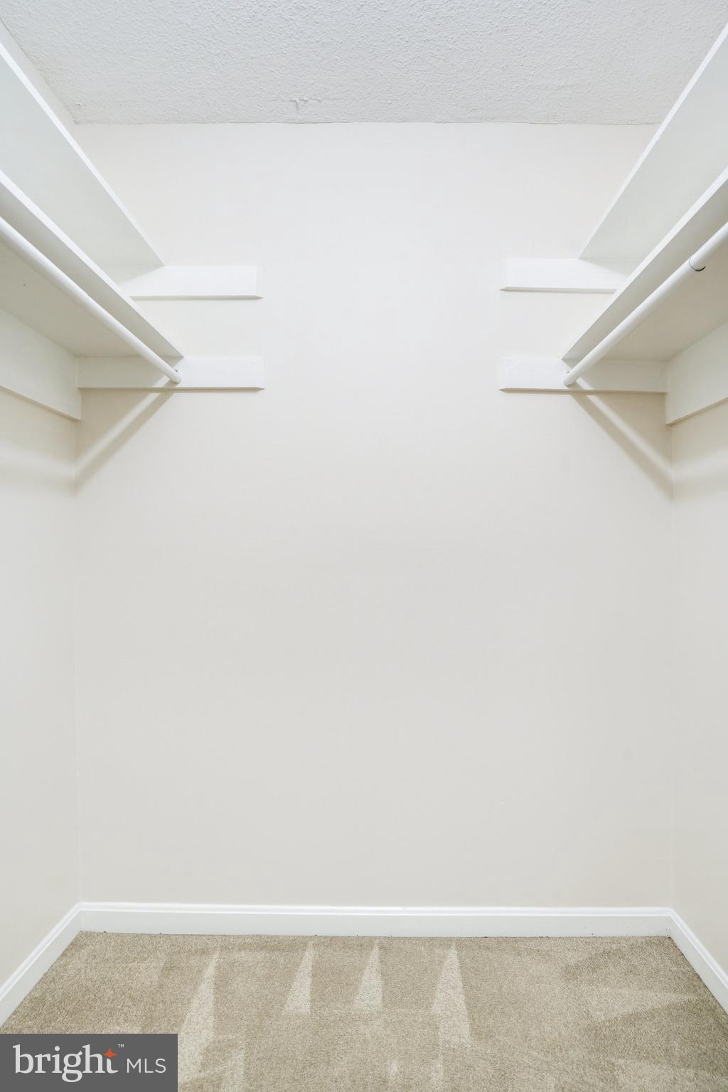 HYDE PARK - Residential