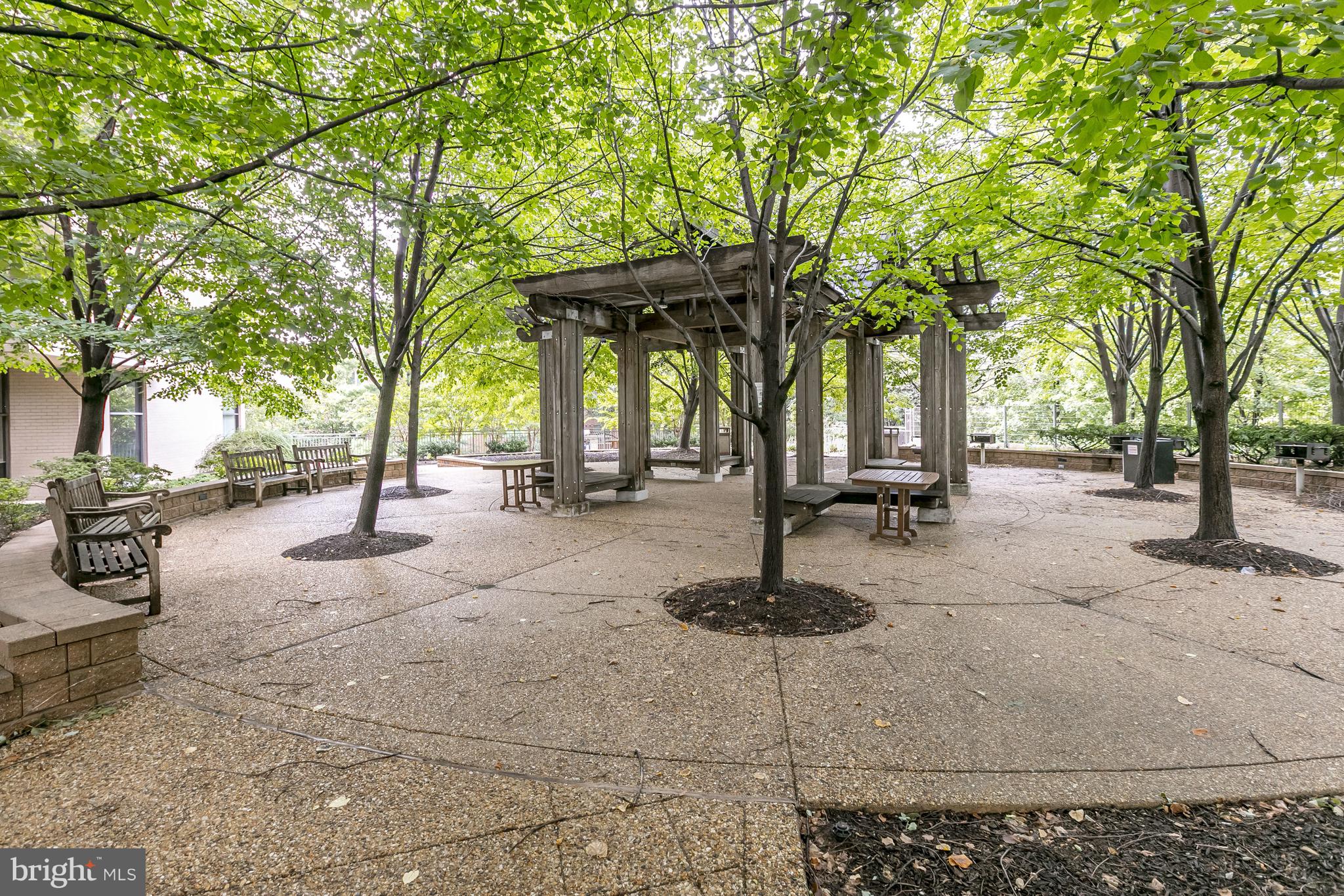 HYDE PARK - Residential